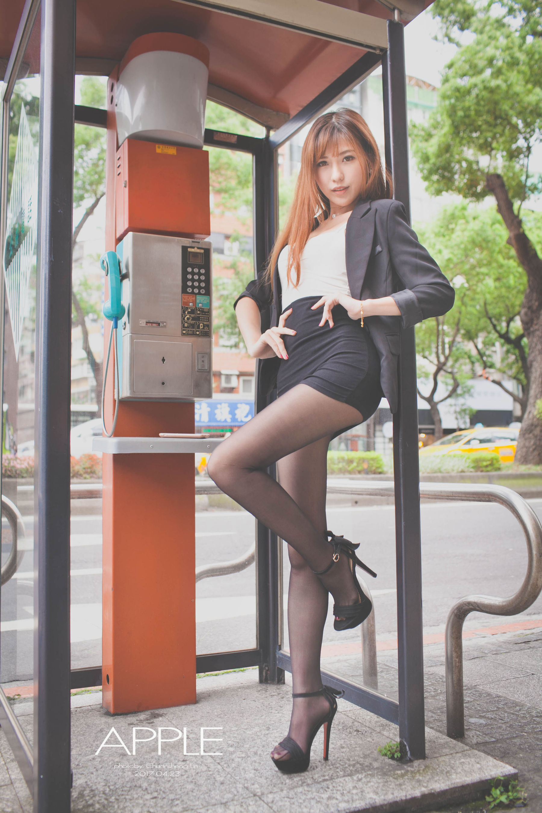 [台湾女神] 张闵净(小净) - OL外拍 写真集