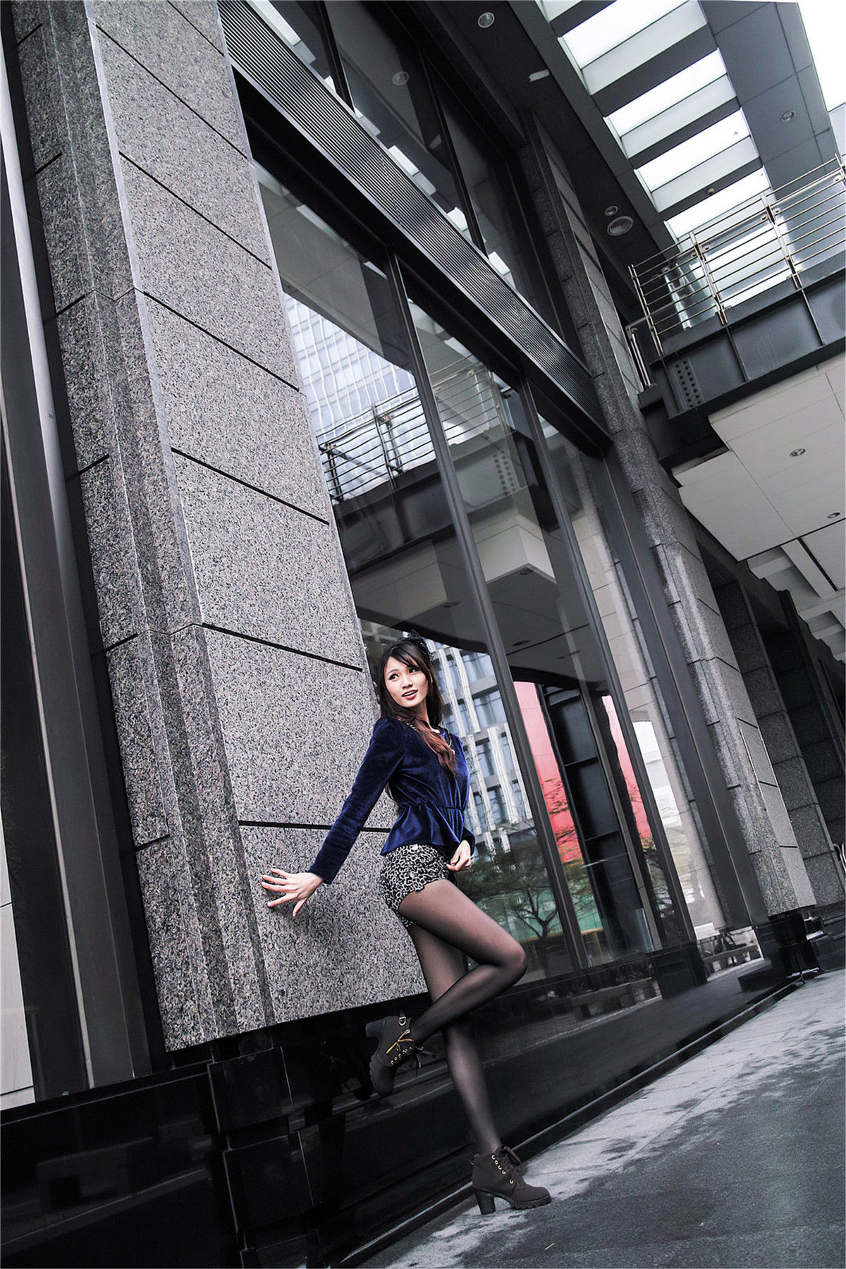 [台湾正妹] 蔡译心Candice《信义商区+東區+華山文創+中山區外拍》 写真集