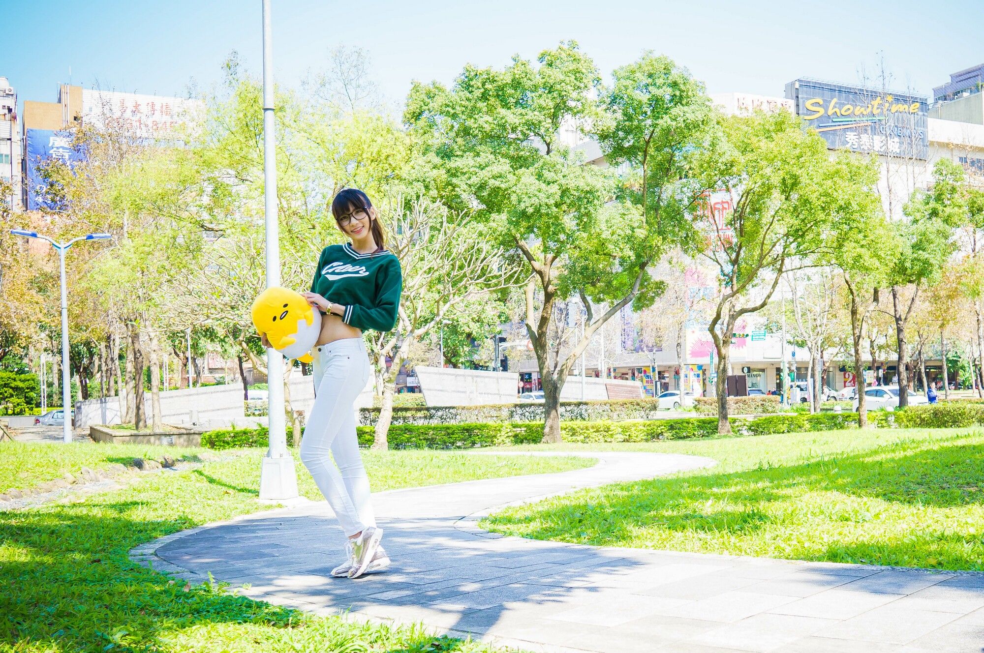 [台湾正妹] 蔡译心Candice《信义商区+東區+華山文創+中山區外拍》 写真集