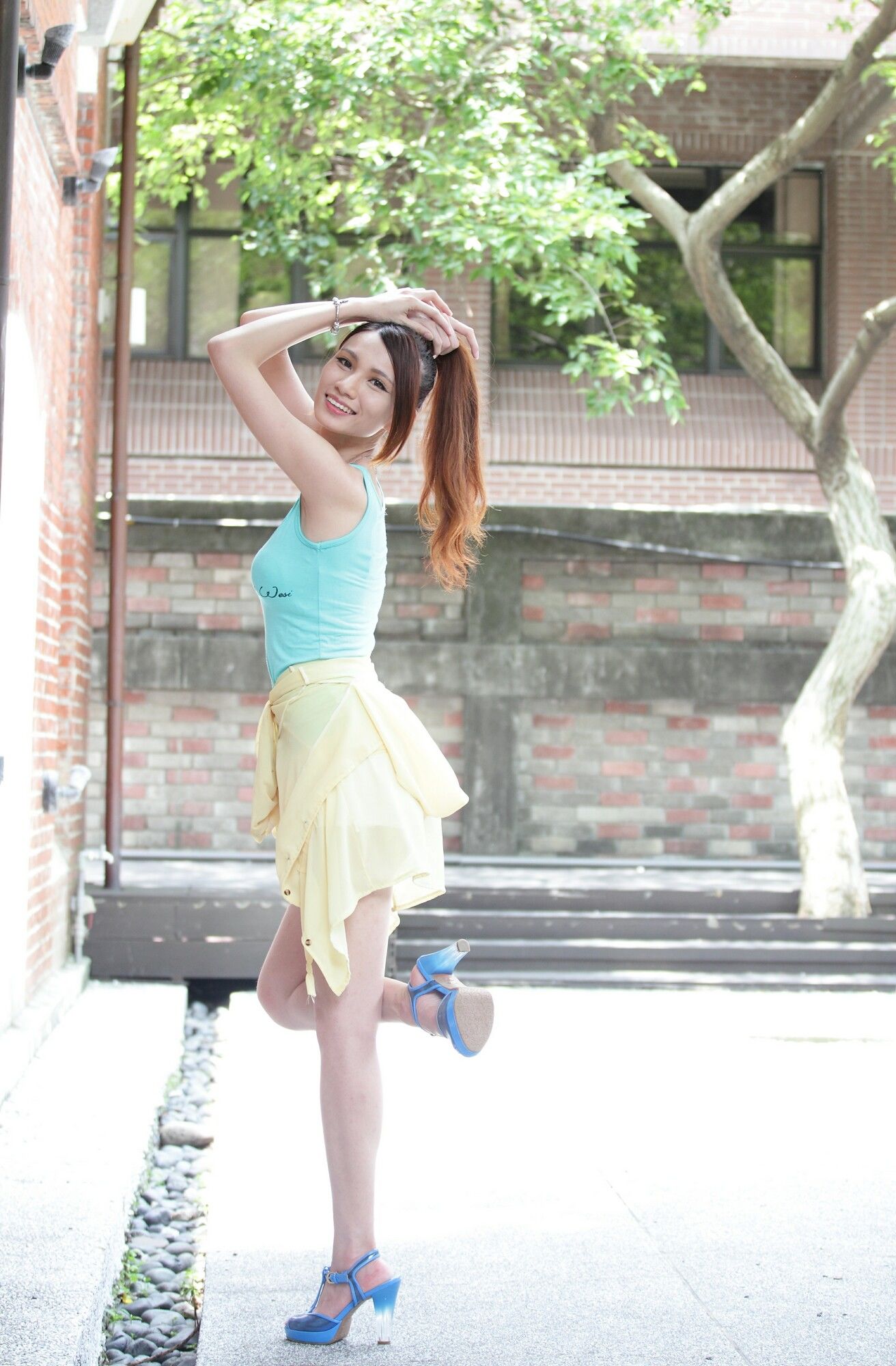 [台湾正妹] 蔡译心Candice《信义商区+東區+華山文創+中山區外拍》 写真集