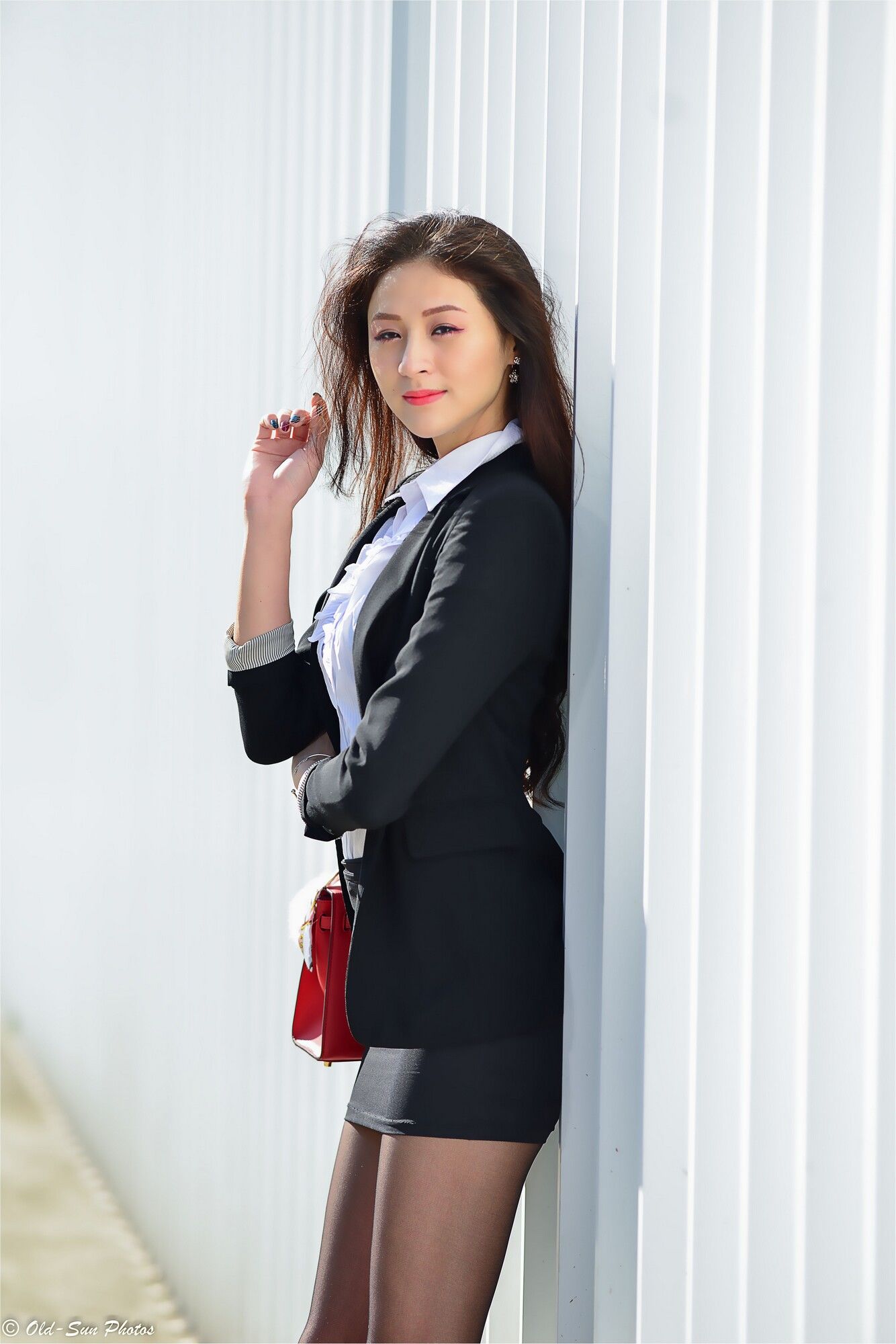 [台湾女神] 小梵《展覽館旁OL街拍》 写真集