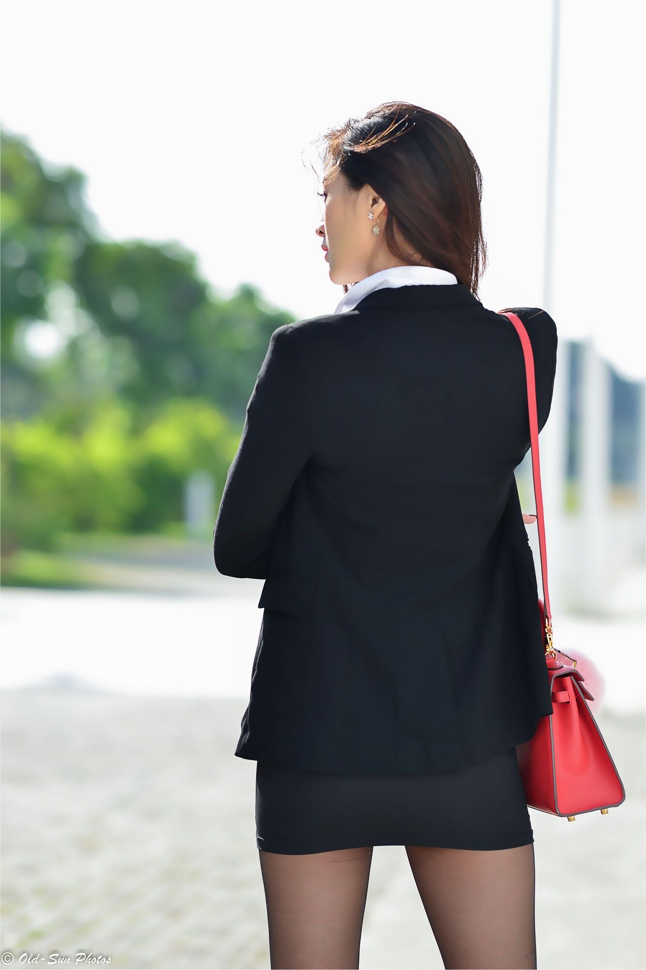 [台湾女神] 小梵《展覽館旁OL街拍》 写真集