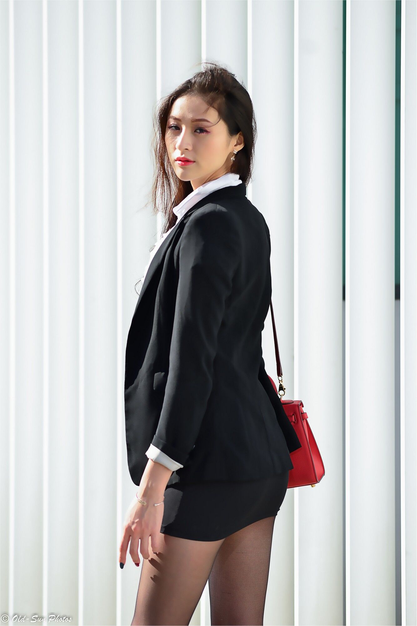 [台湾女神] 小梵《展覽館旁OL街拍》 写真集