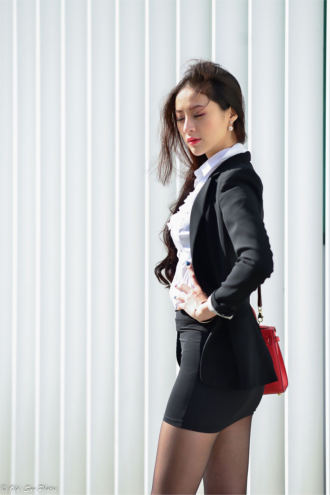 [台湾女神] 小梵《展覽館旁OL街拍》 写真集