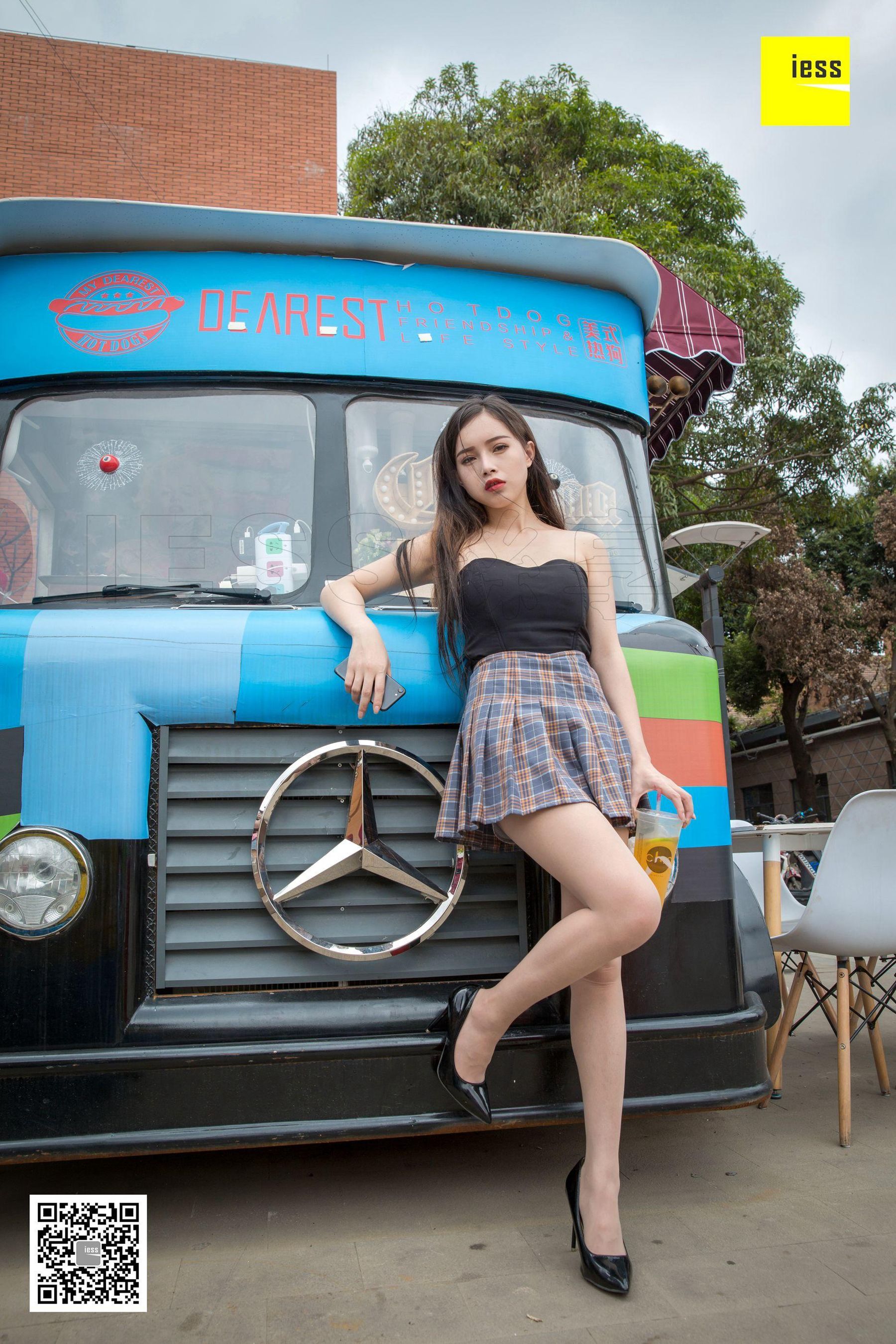 小羽《和网红户外乘凉》 [异思趣向IESS] 丝享家234 写真集