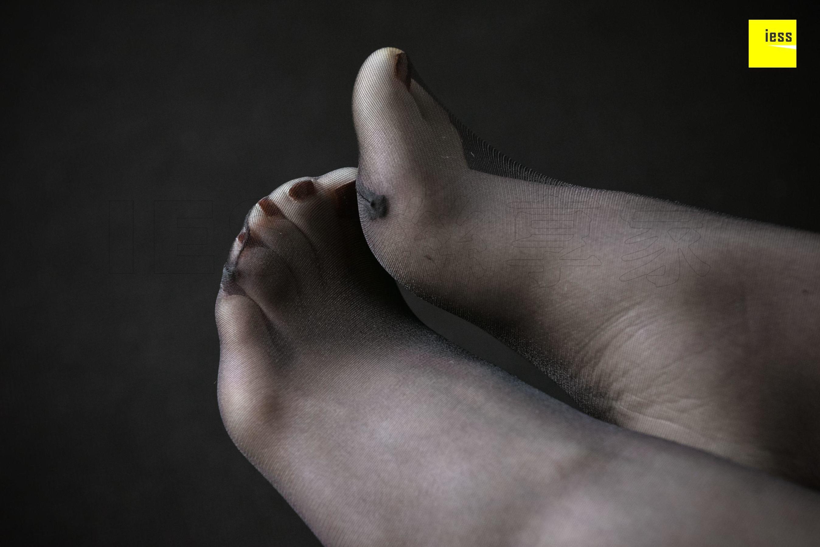 七七《黑丝军绿制服》 [异思趣向IESS] 丝享家249 写真集