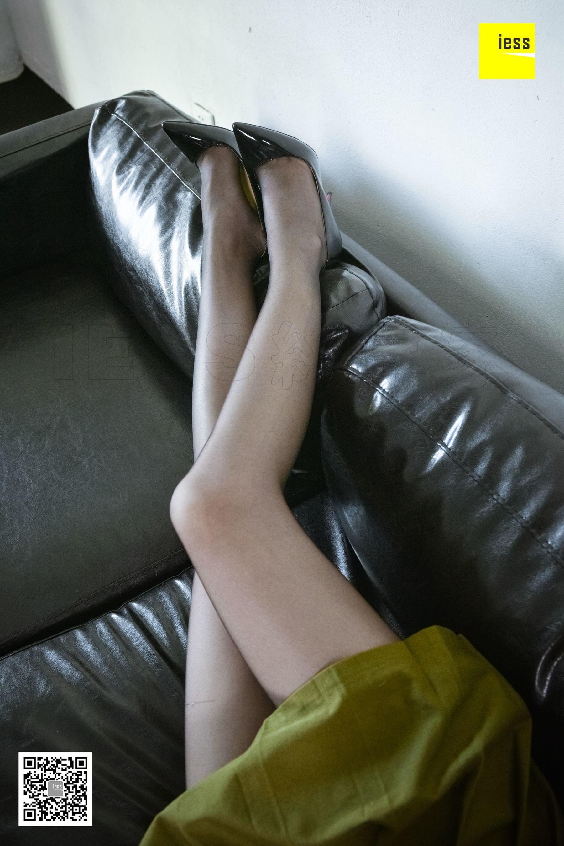 七七《黑丝军绿制服》 [异思趣向IESS] 丝享家249 写真集