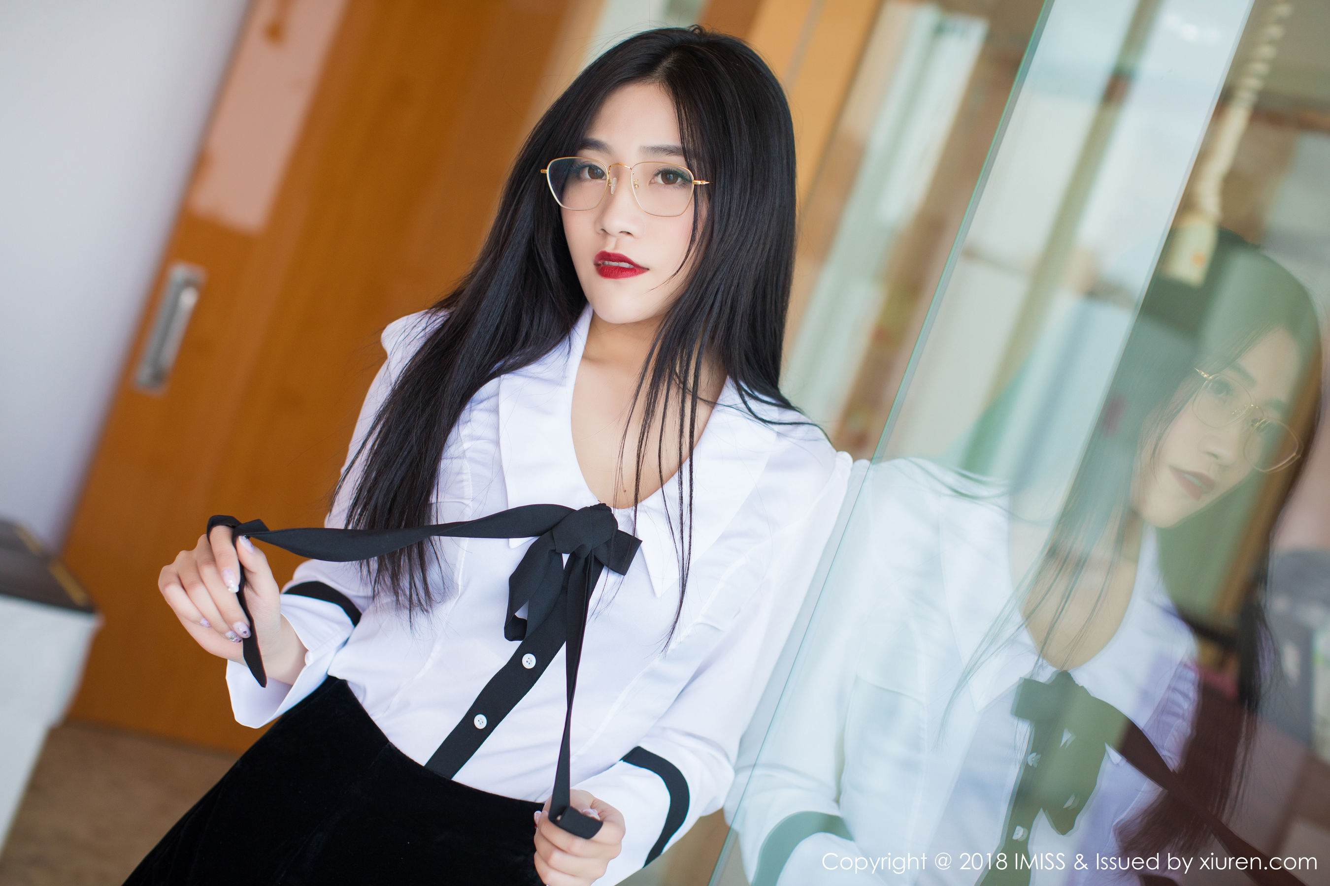 许诺Sabrina《极致美到窒息的美腿诱惑》 [爱蜜社IMiss] Vol.239 写真集