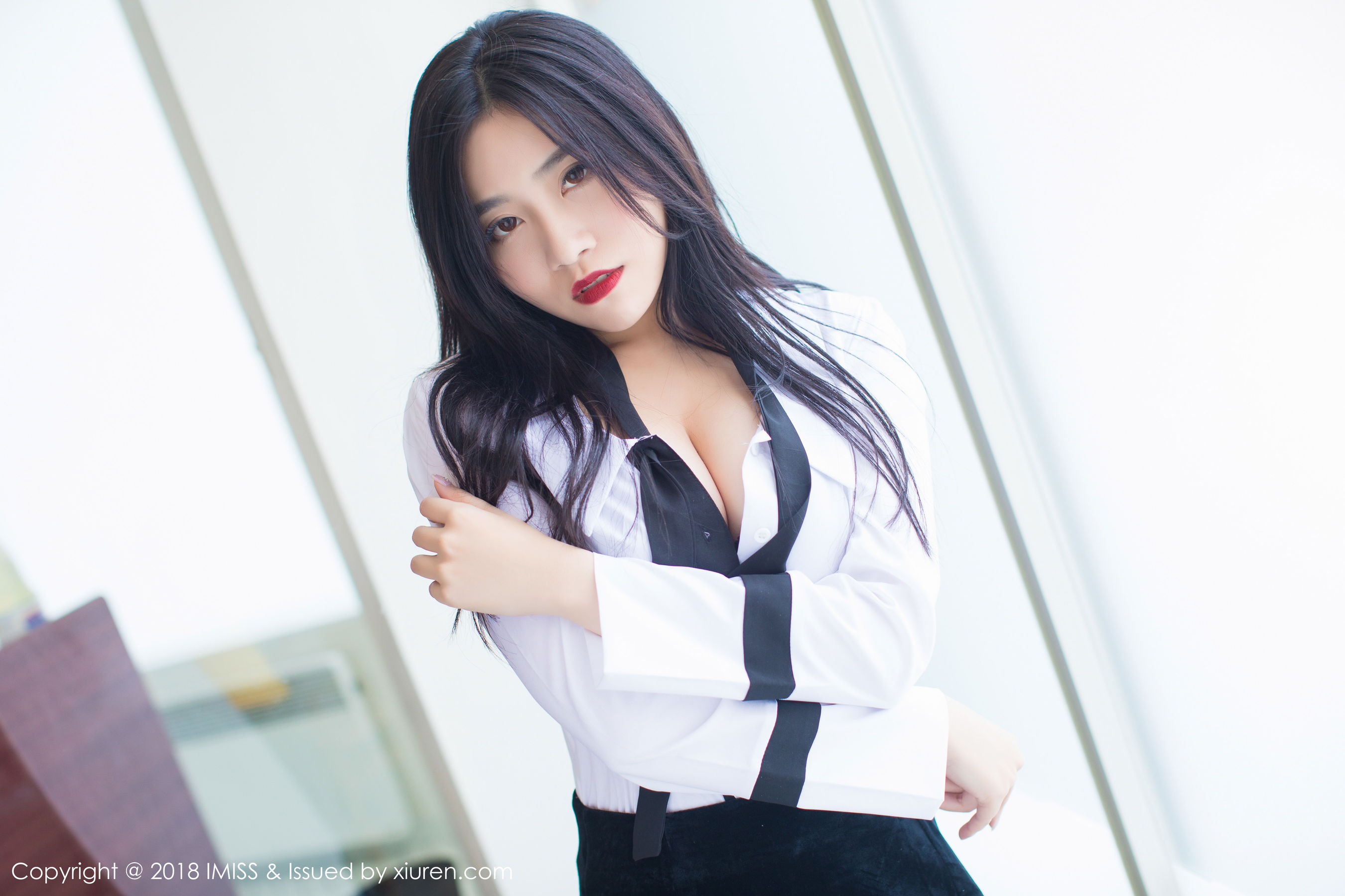 许诺Sabrina《极致美到窒息的美腿诱惑》 [爱蜜社IMiss] Vol.239 写真集