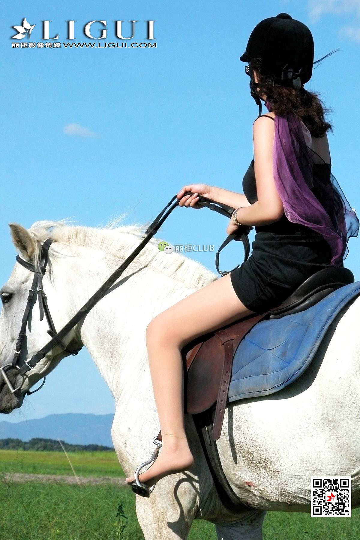 腿模丝高《白马女郎美丝》 [丽柜LIGUI] 美腿丝足 写真集