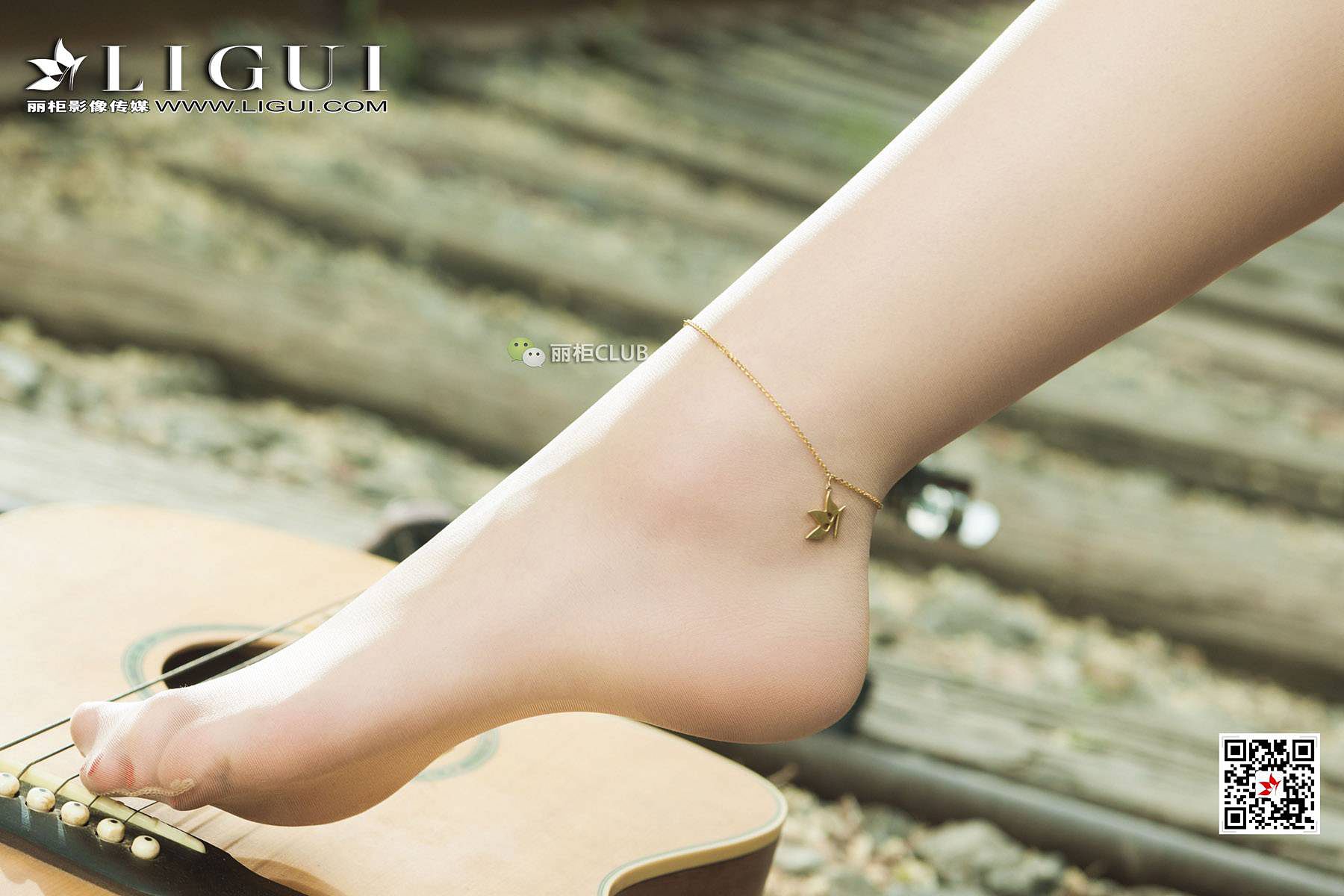 腿模小戈《文艺丝足少女》 [丽柜LIGUI] 美腿丝足 写真集
