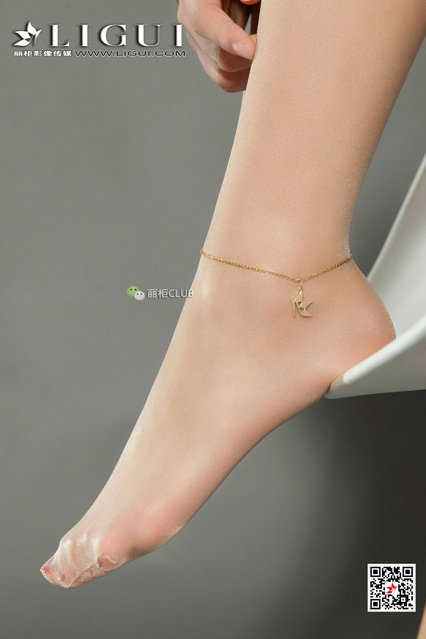 王炜炜《肉丝高跟OL》 [丽柜Ligui] 网络丽人 美腿丝足写真集