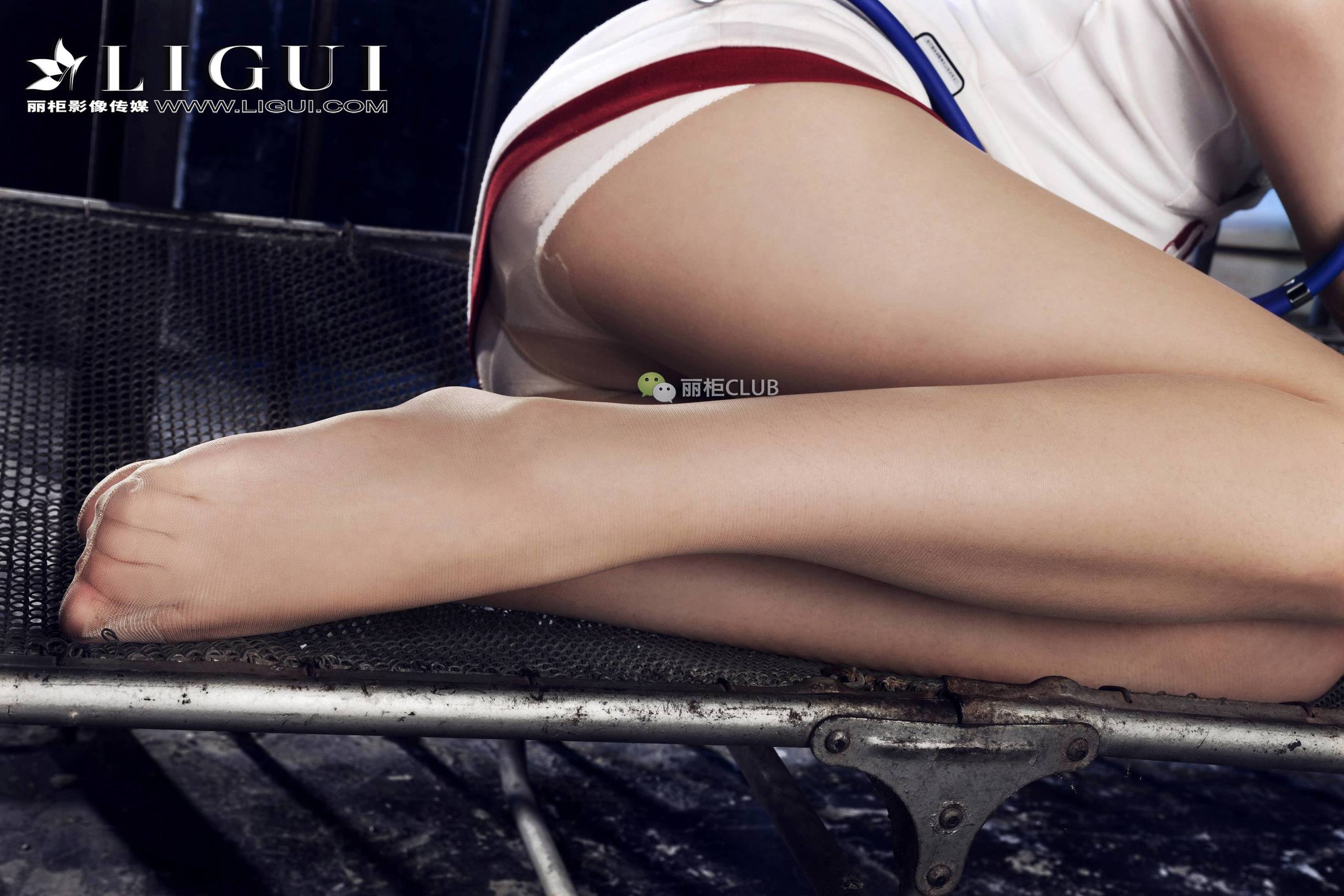 腿模韩雪《护士迷情》 [丽柜Ligui] 经典回顾 美腿丝足写真集