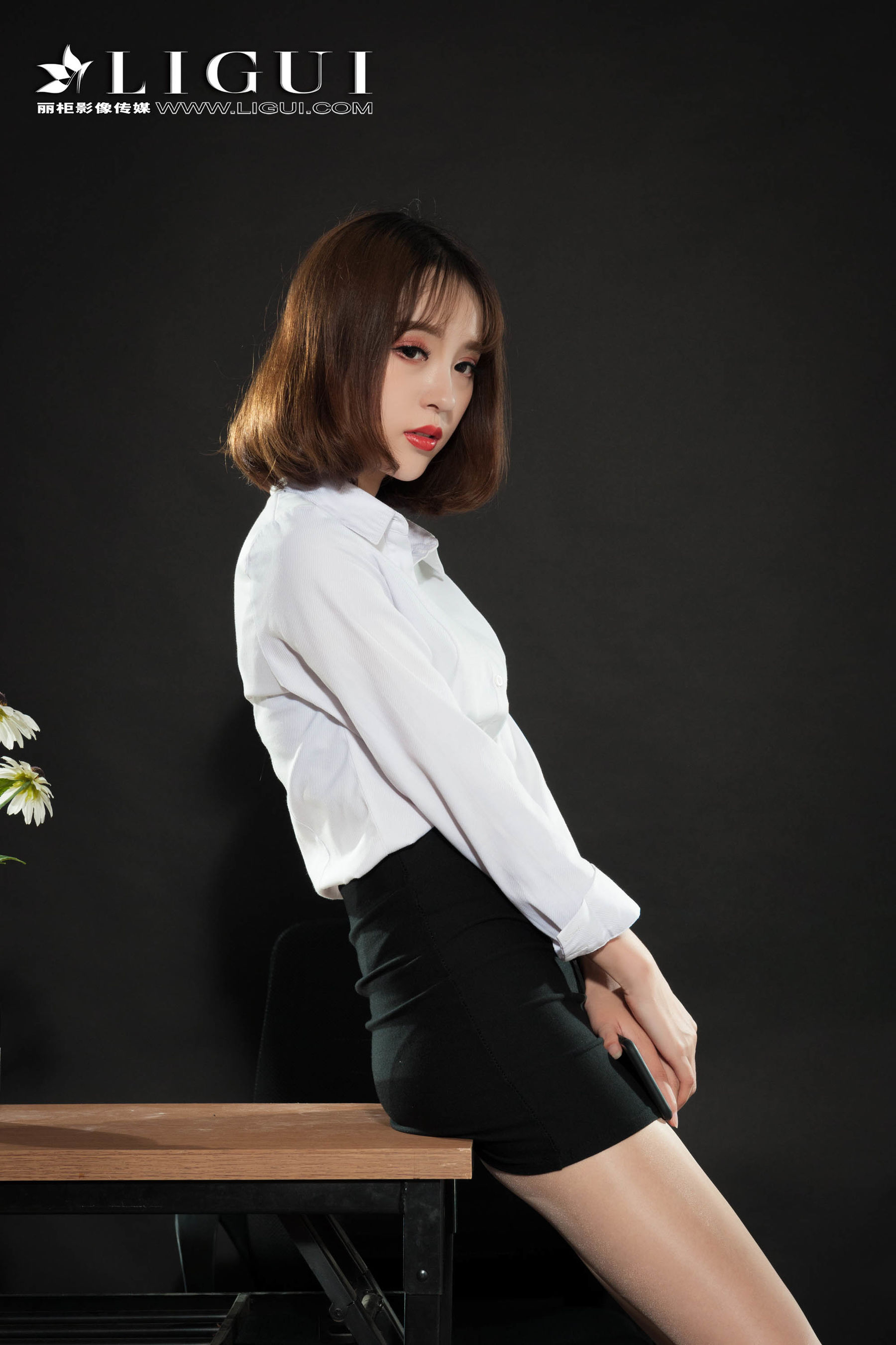 腿模孙千琪《丝足OL》 [丽柜Ligui] 写真集