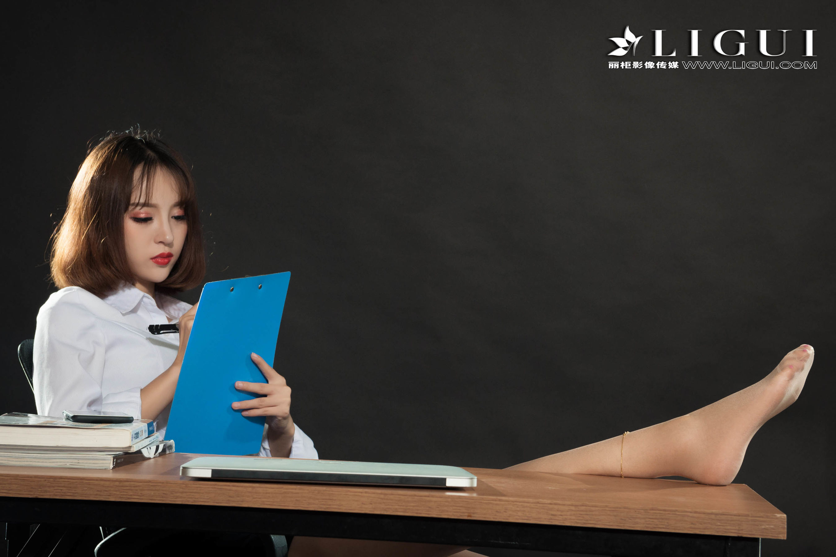 腿模孙千琪《丝足OL》 [丽柜Ligui] 写真集