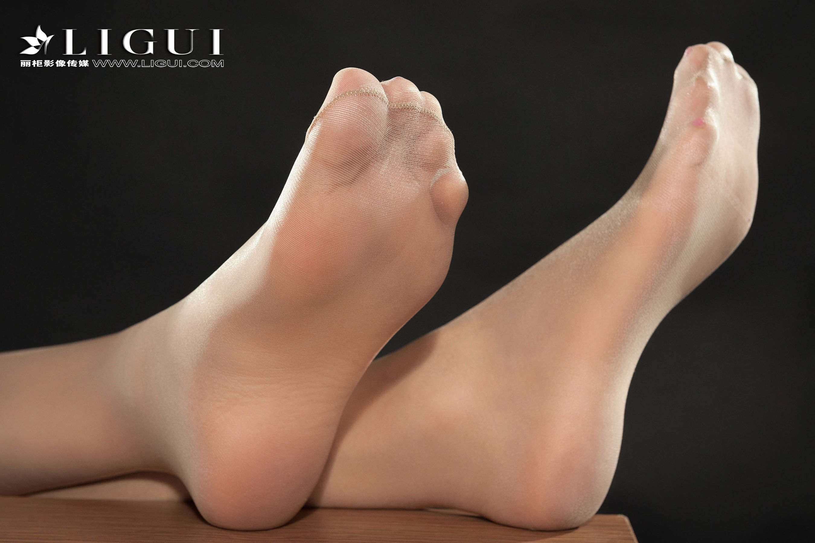 腿模孙千琪《丝足OL》 [丽柜Ligui] 写真集