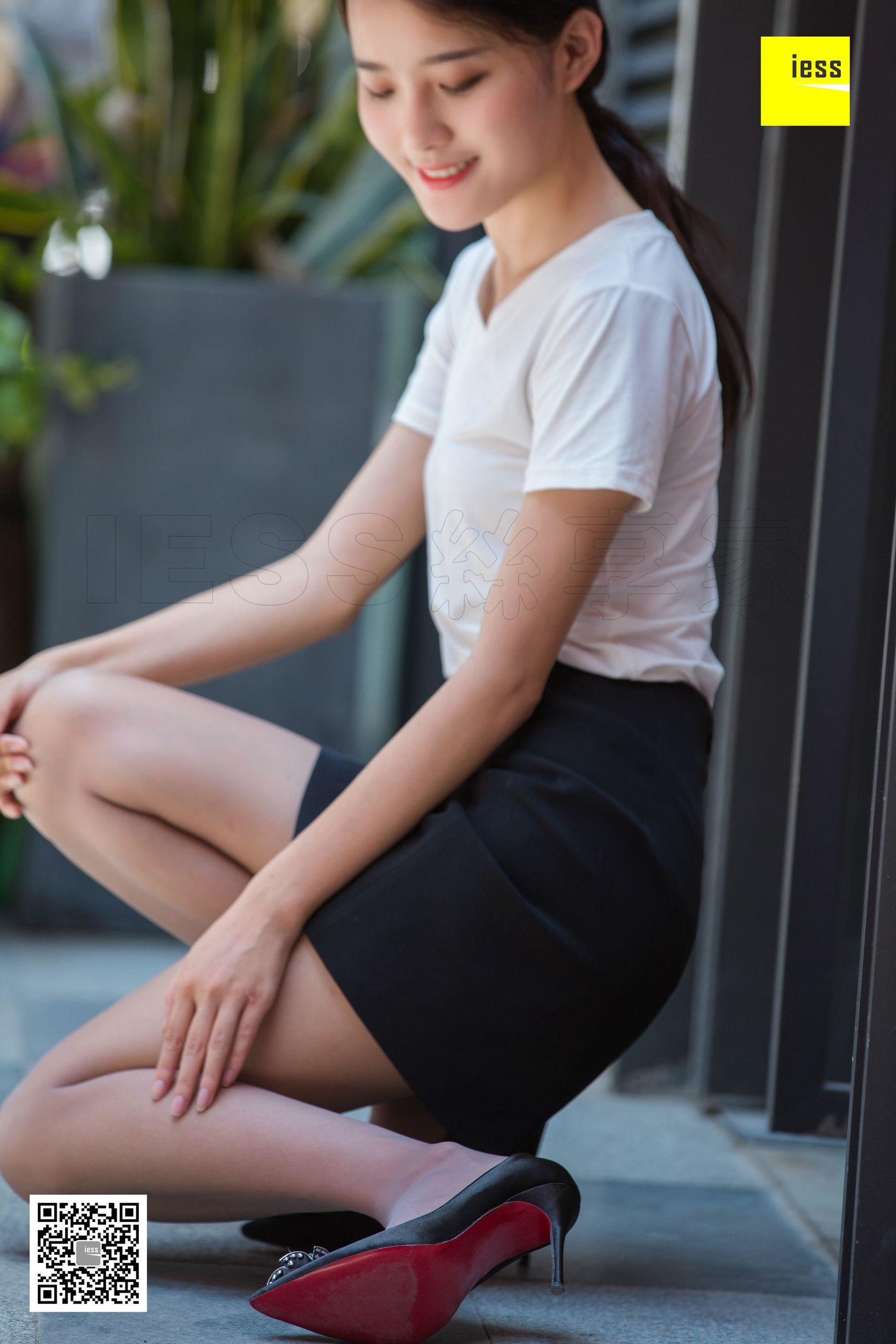 婉萍 《婉萍知性超高跟灰丝》[异思趣向IESS] 丝享家276 写真集