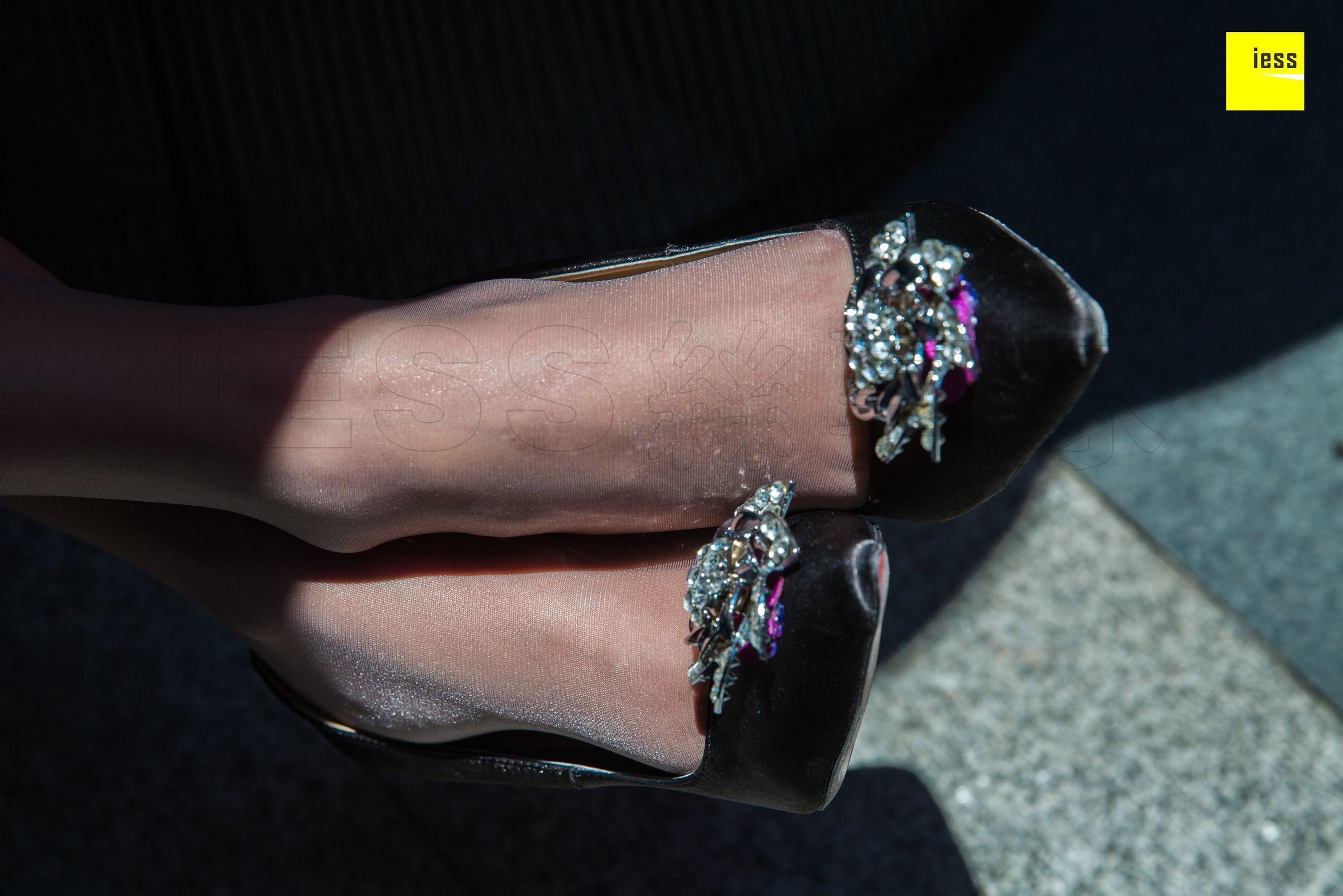 婉萍 《婉萍知性超高跟灰丝》[异思趣向IESS] 丝享家276 写真集