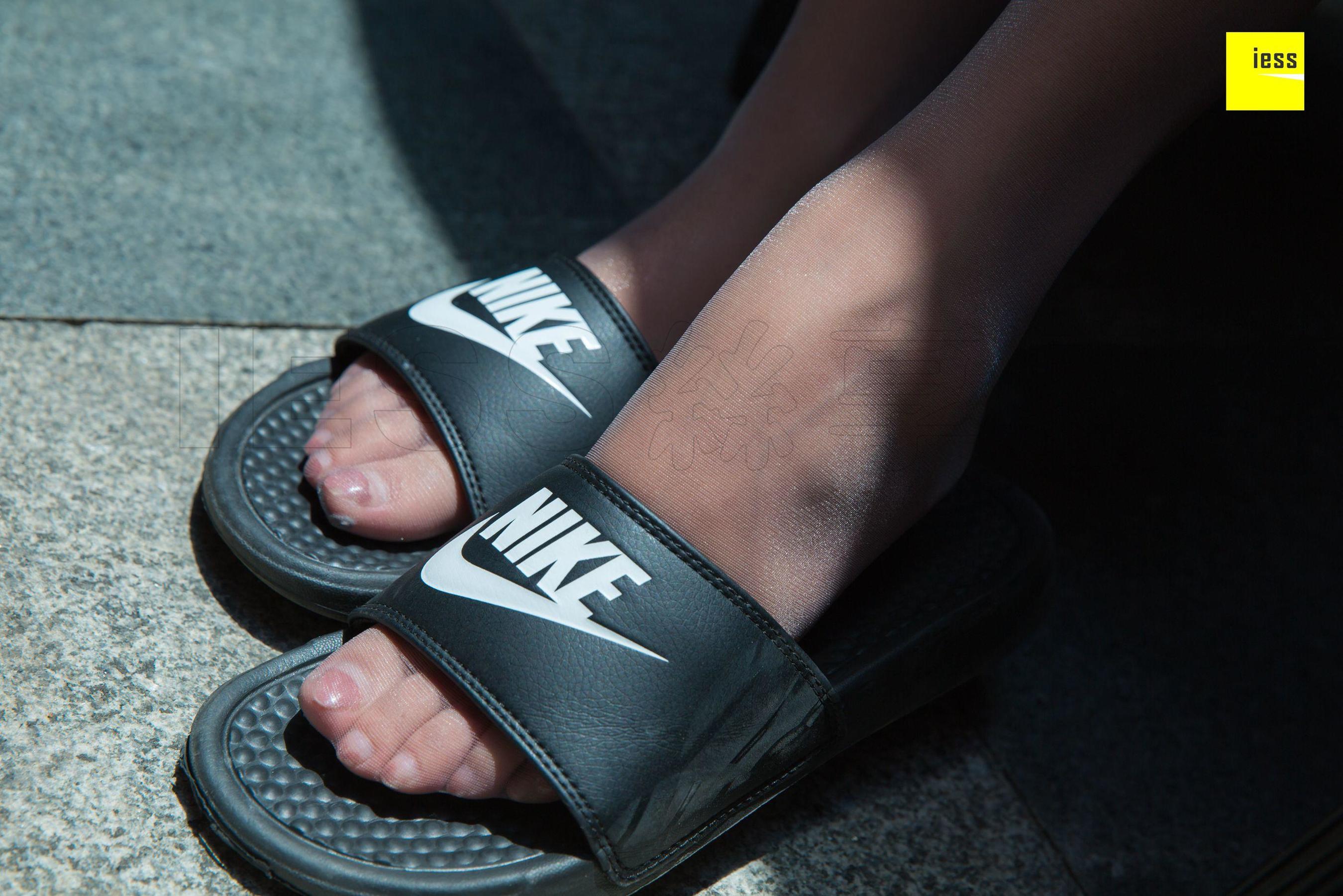 婉萍 《婉萍知性超高跟灰丝》[异思趣向IESS] 丝享家276 写真集