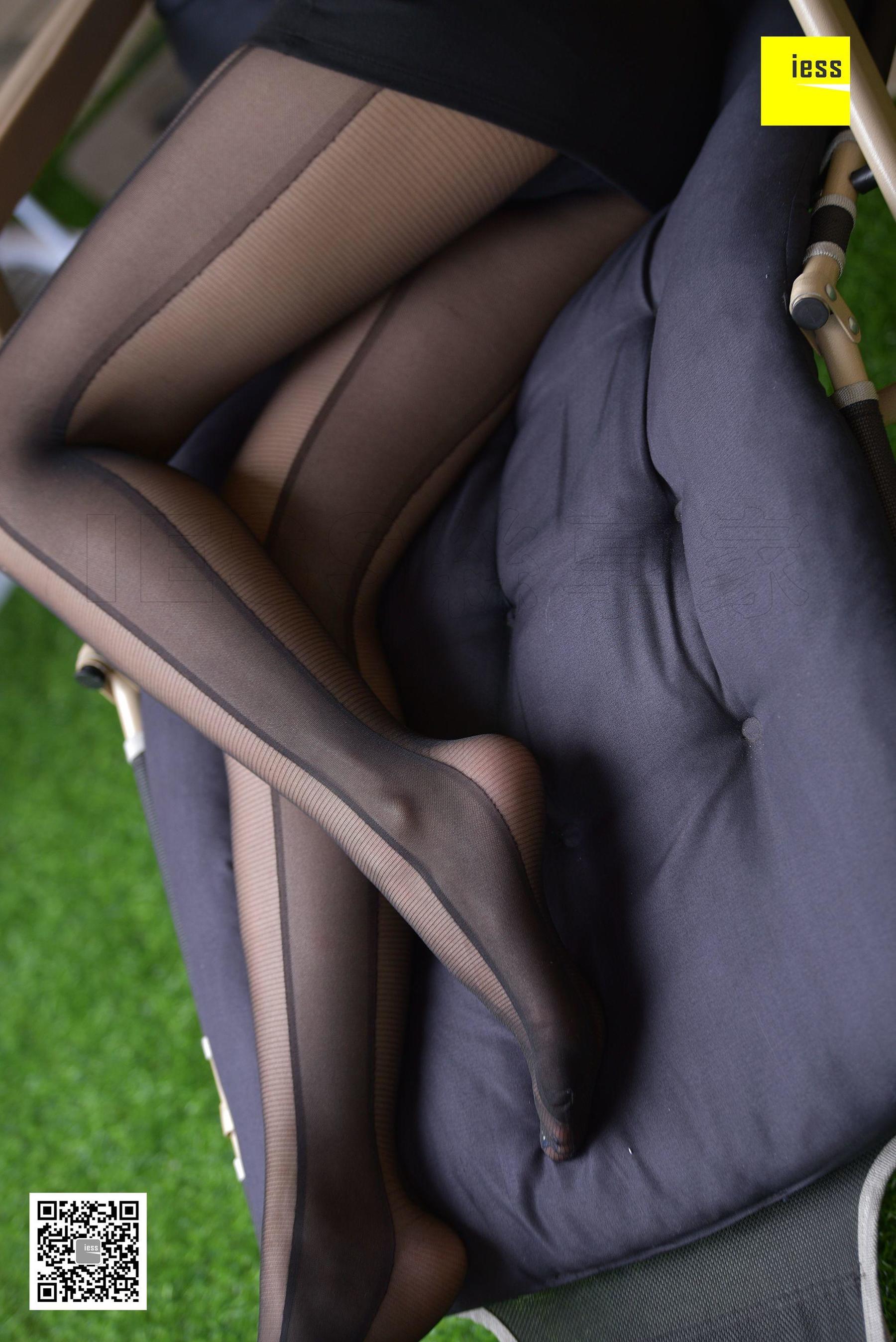 君君 《万黑丛中一点红》[异思趣向IESS] 丝享家281 写真集