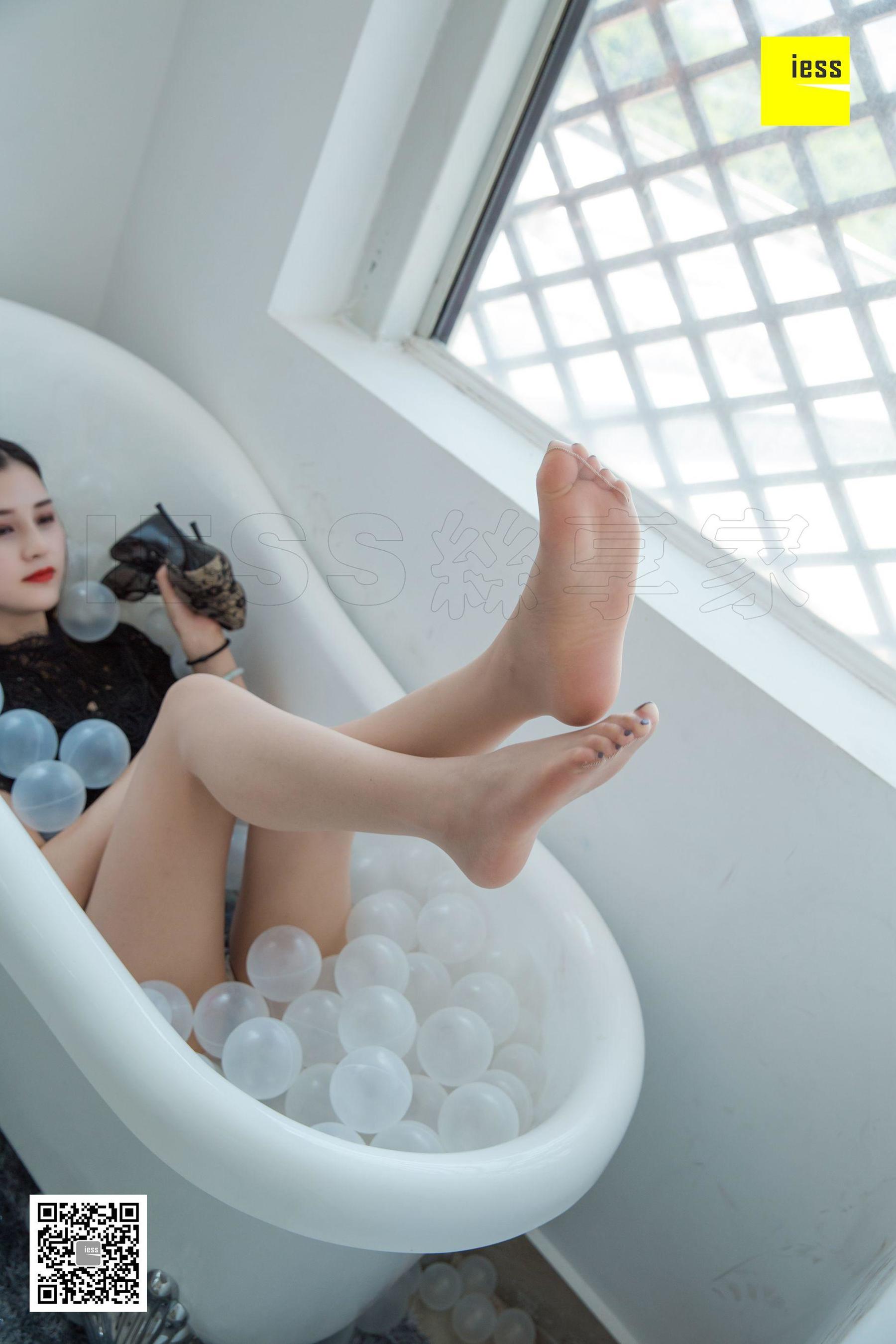 九妹 《九妹浴缸牛仔短裤》[异思趣向IESS] 丝享家282 写真集