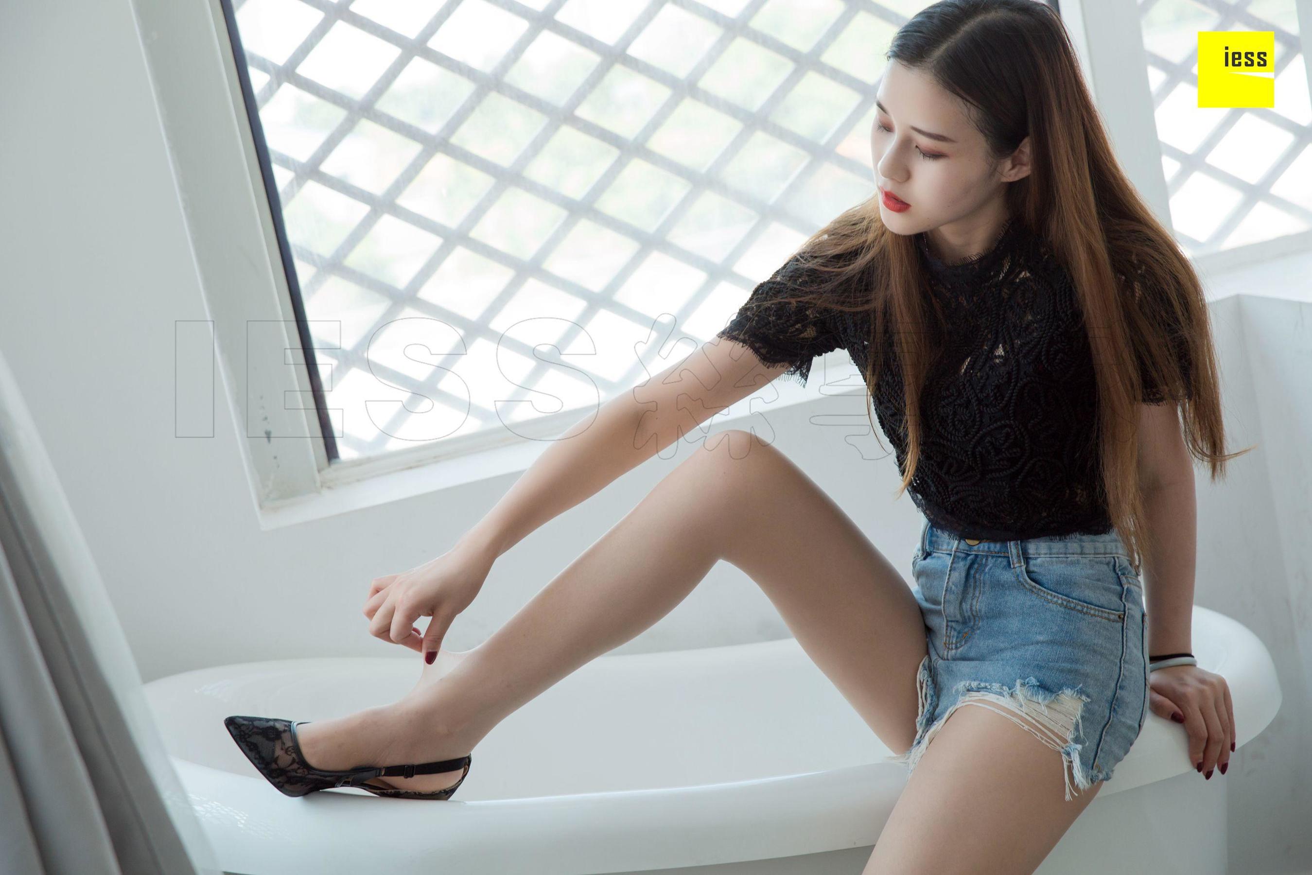 九妹 《九妹浴缸牛仔短裤》[异思趣向IESS] 丝享家282 写真集