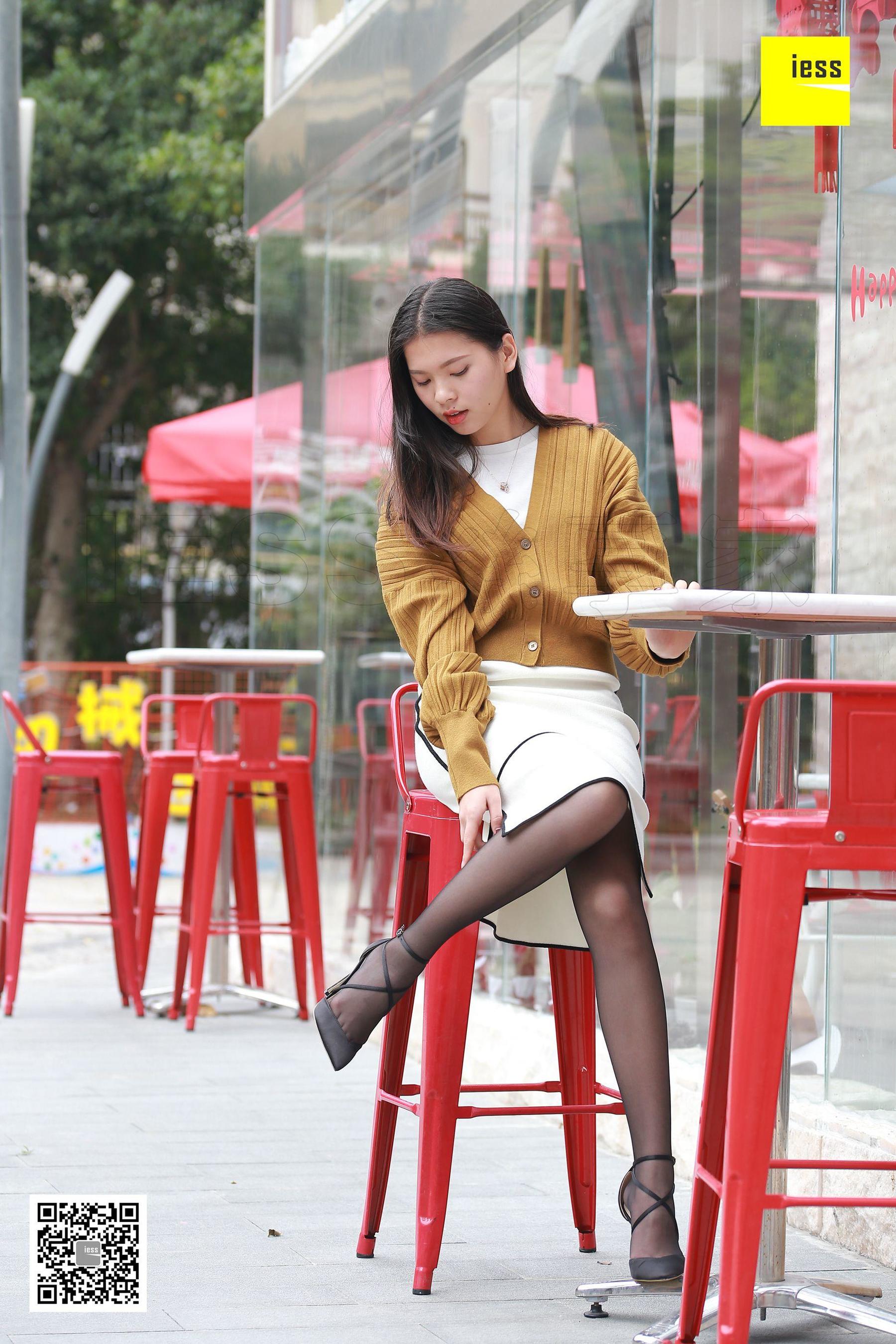 七七 《独自等人的黑丝美女》[异思趣向IESS] 丝享家285 写真集