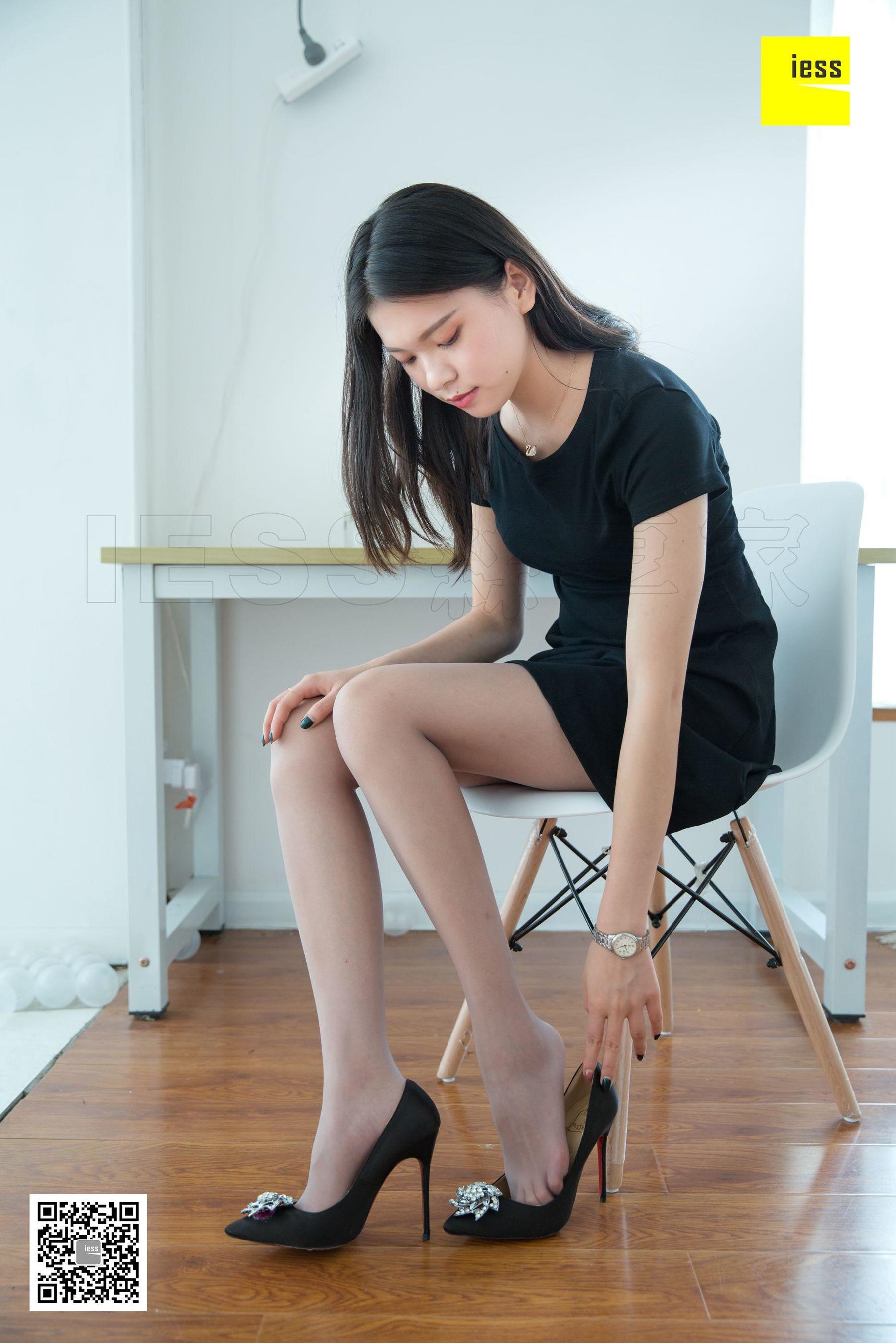 七七 《七七超高跟灰丝》[异思趣向IESS] 丝享家295 写真集