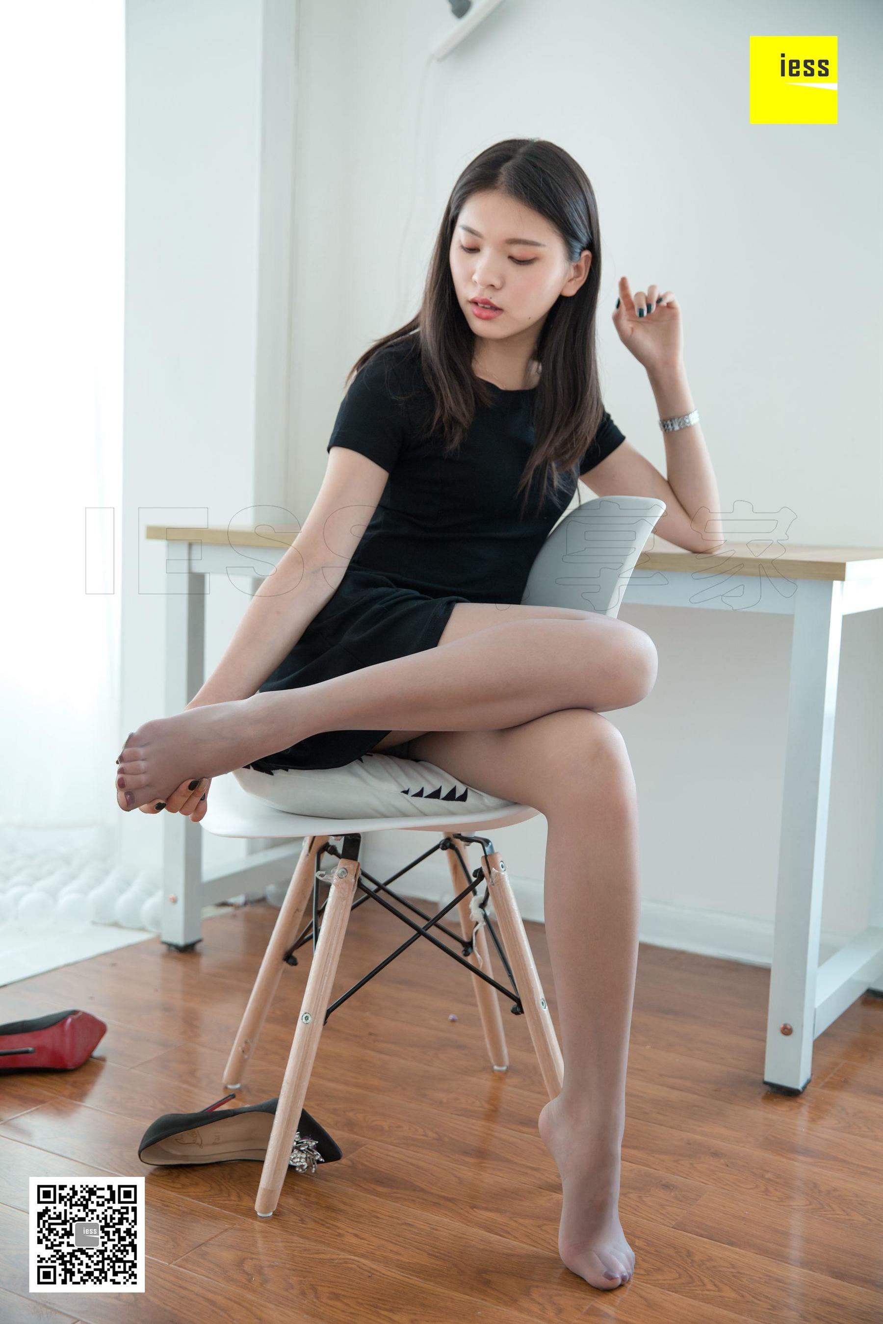 七七 《七七超高跟灰丝》[异思趣向IESS] 丝享家295 写真集