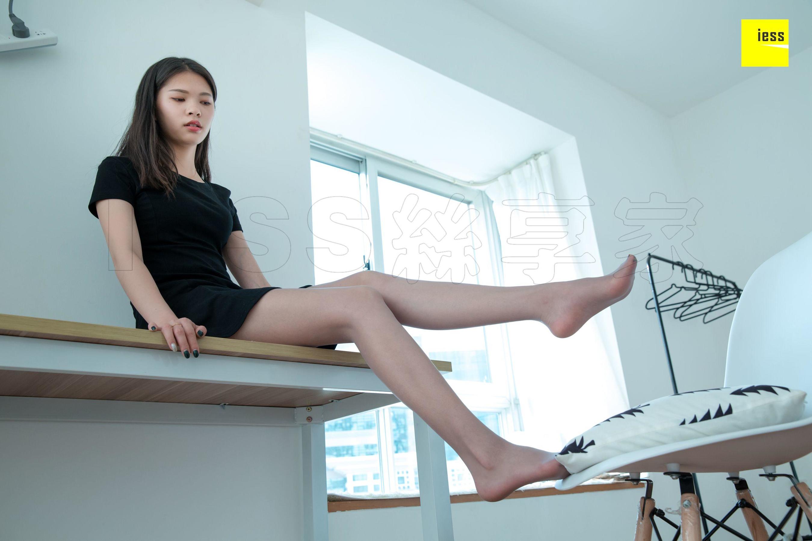 七七 《七七超高跟灰丝》[异思趣向IESS] 丝享家295 写真集