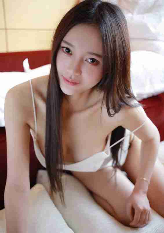 嫩妹子唐琪儿身材凹凸玲珑好诱人