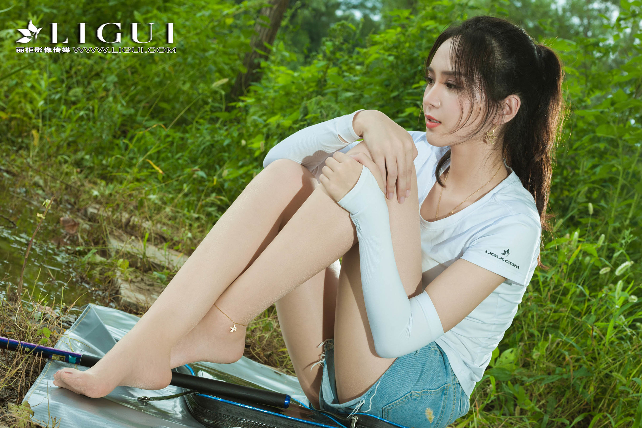 腿模小戈《钓鱼丝足》 [丽柜Liguil] 网络丽人 写真集
