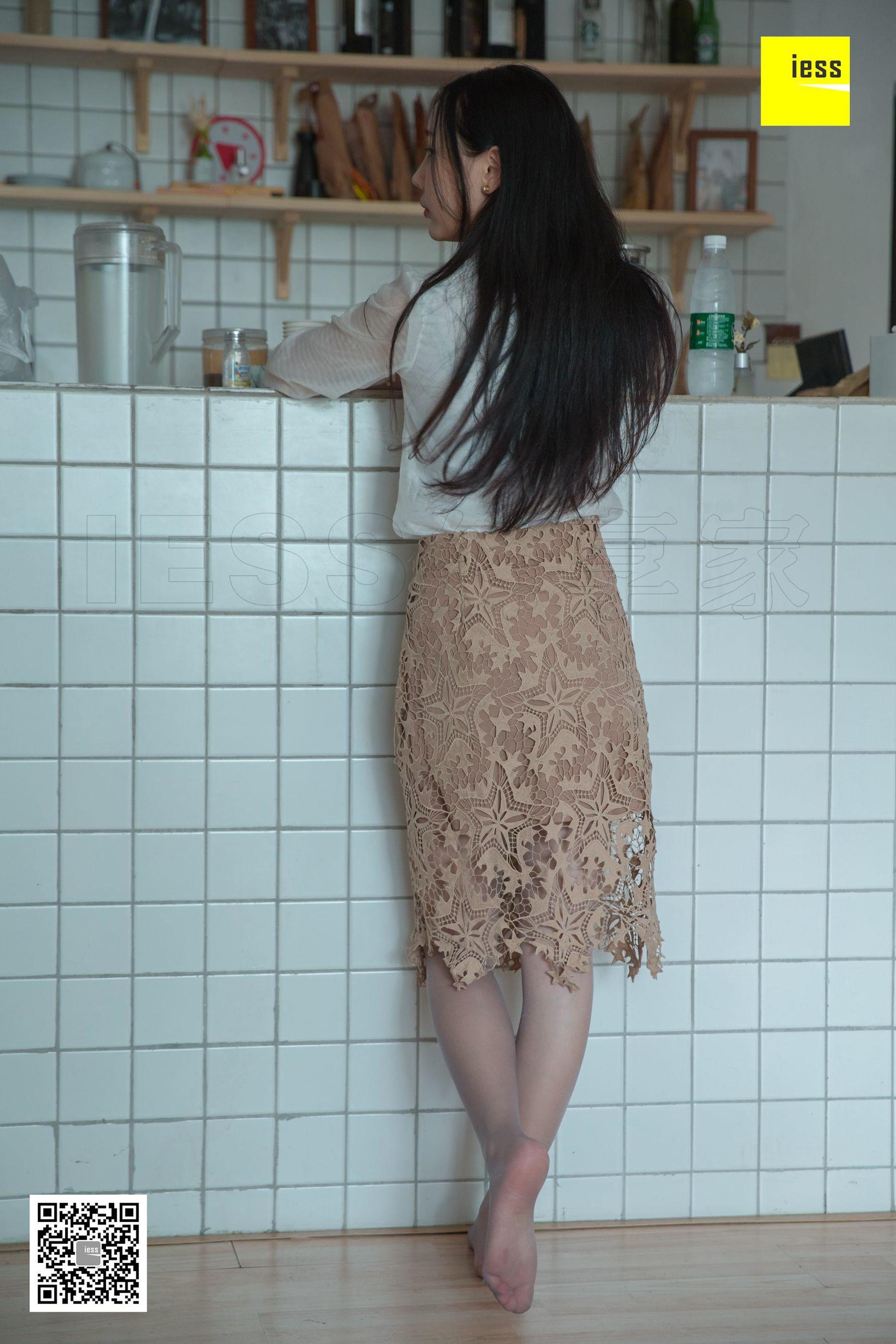 文欣《大熊也喜欢灰丝》 [异思趣向IESS] 丝享家301 美腿丝足写真集