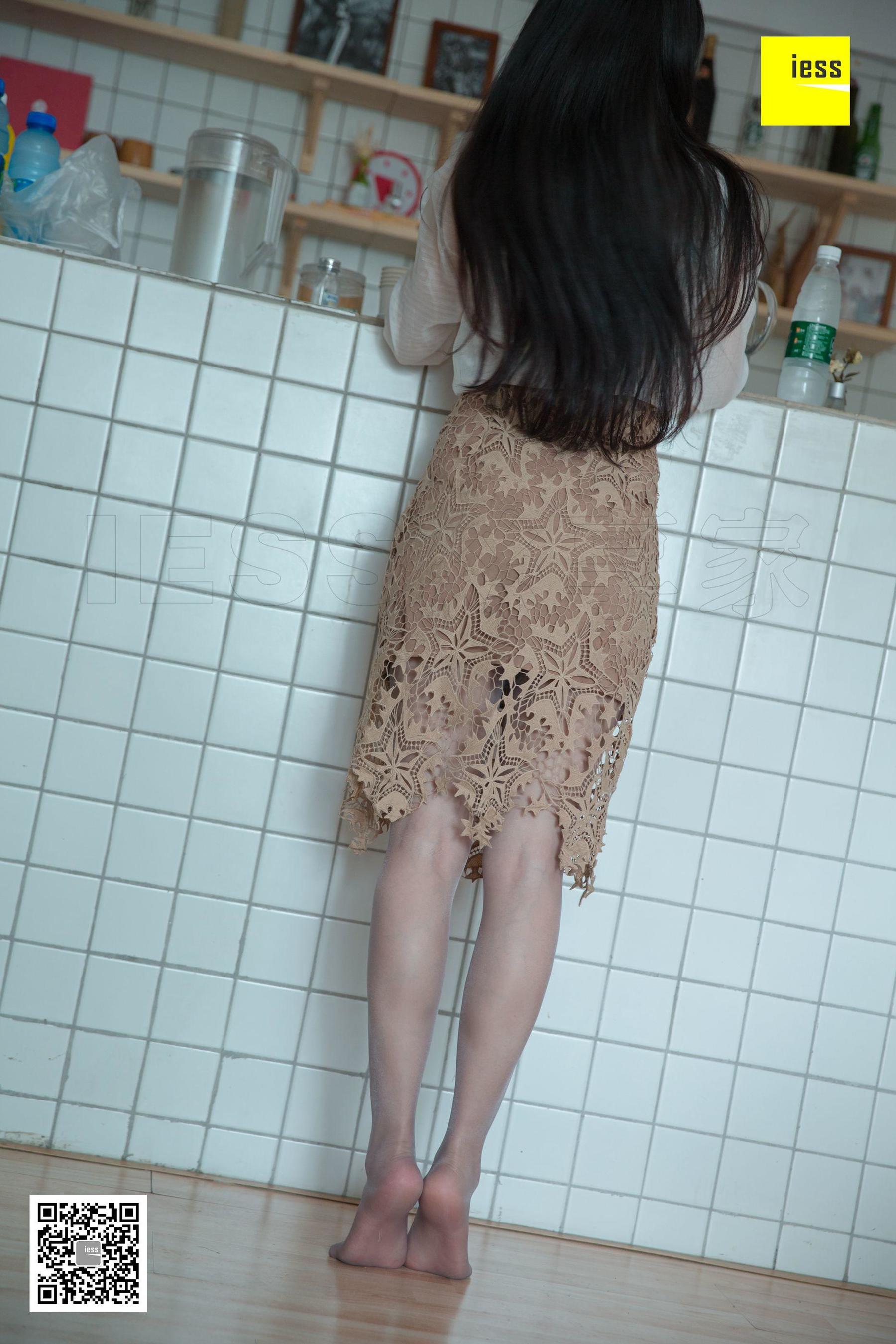 文欣《大熊也喜欢灰丝》 [异思趣向IESS] 丝享家301 美腿丝足写真集