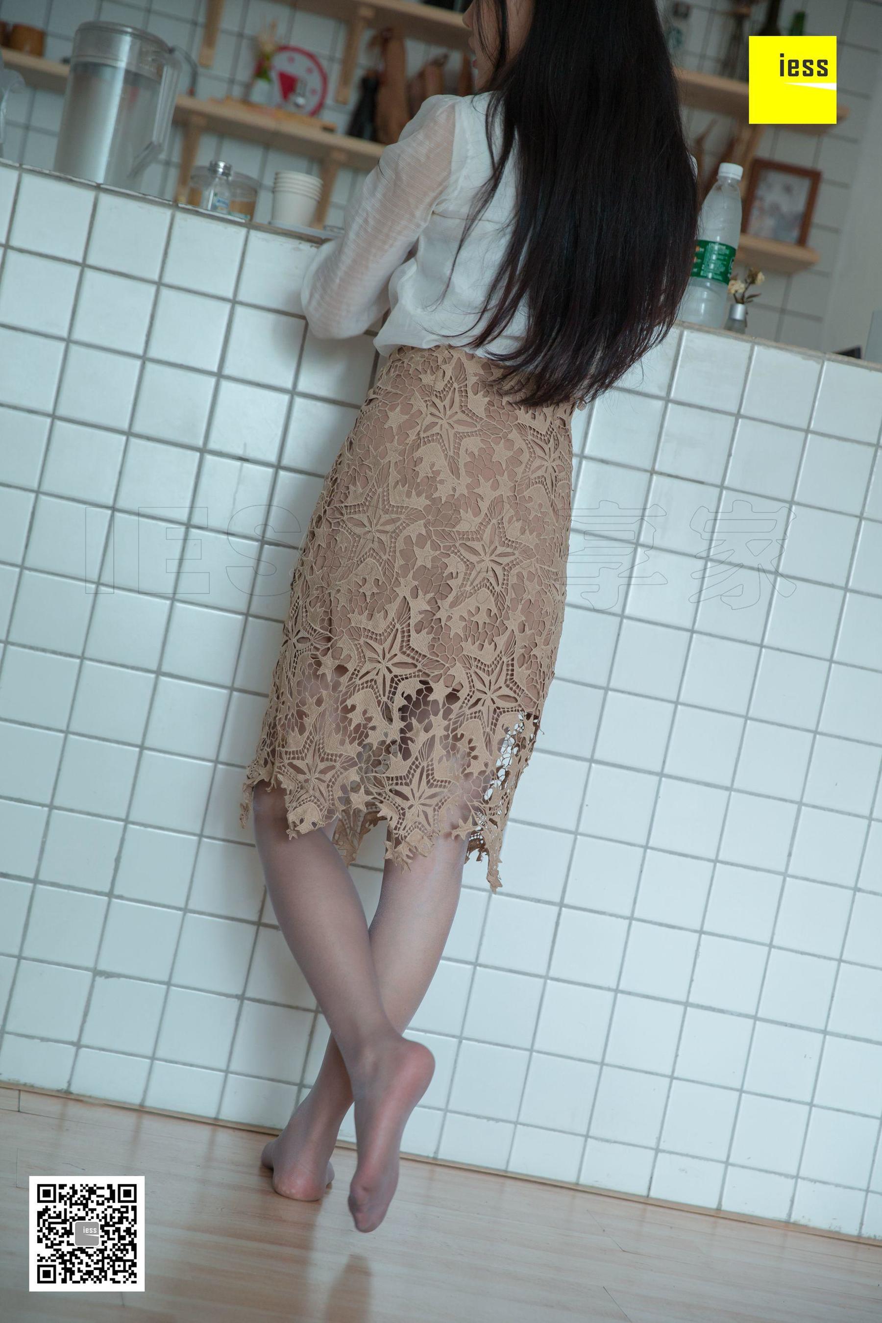 文欣《大熊也喜欢灰丝》 [异思趣向IESS] 丝享家301 美腿丝足写真集