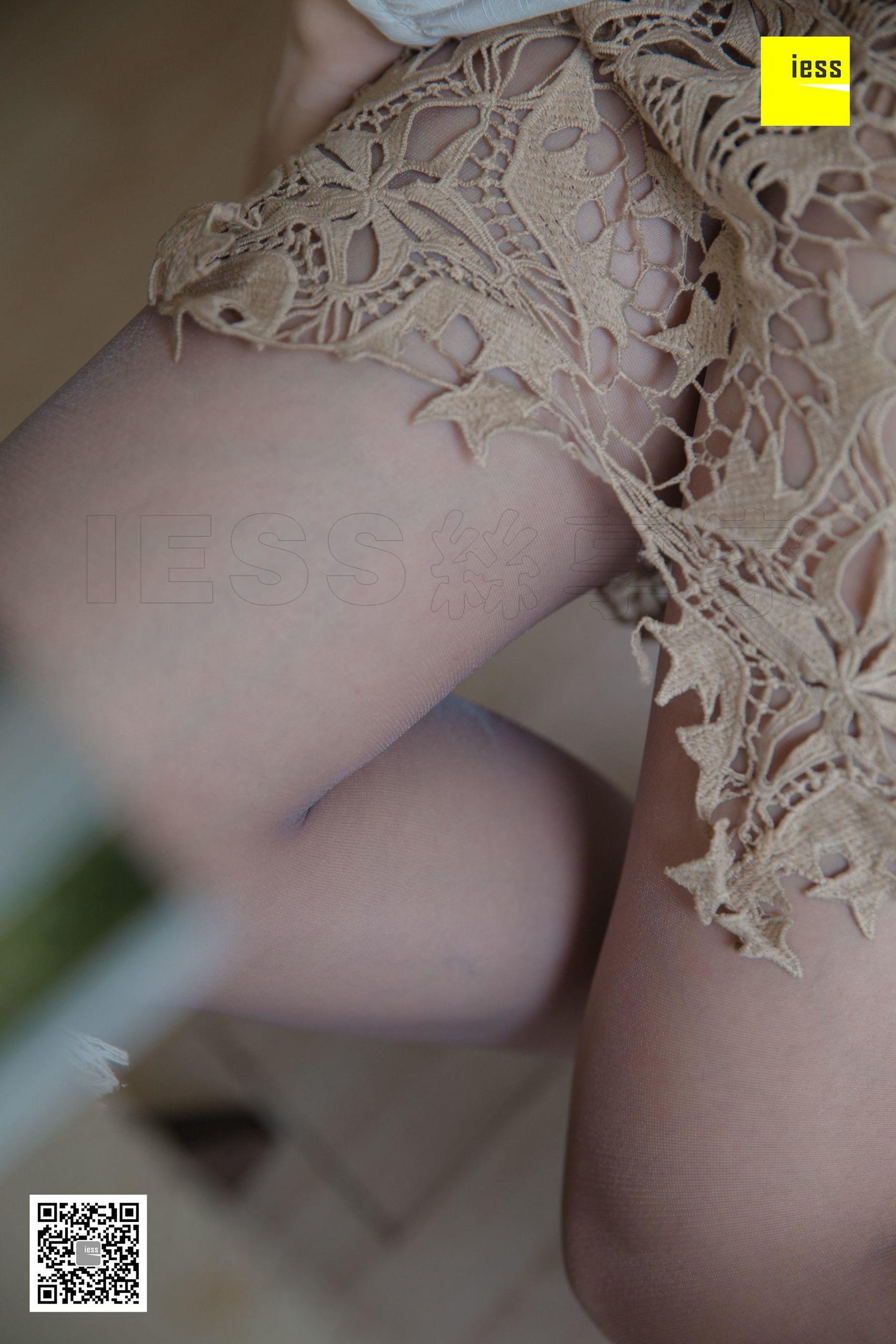 文欣《大熊也喜欢灰丝》 [异思趣向IESS] 丝享家301 美腿丝足写真集