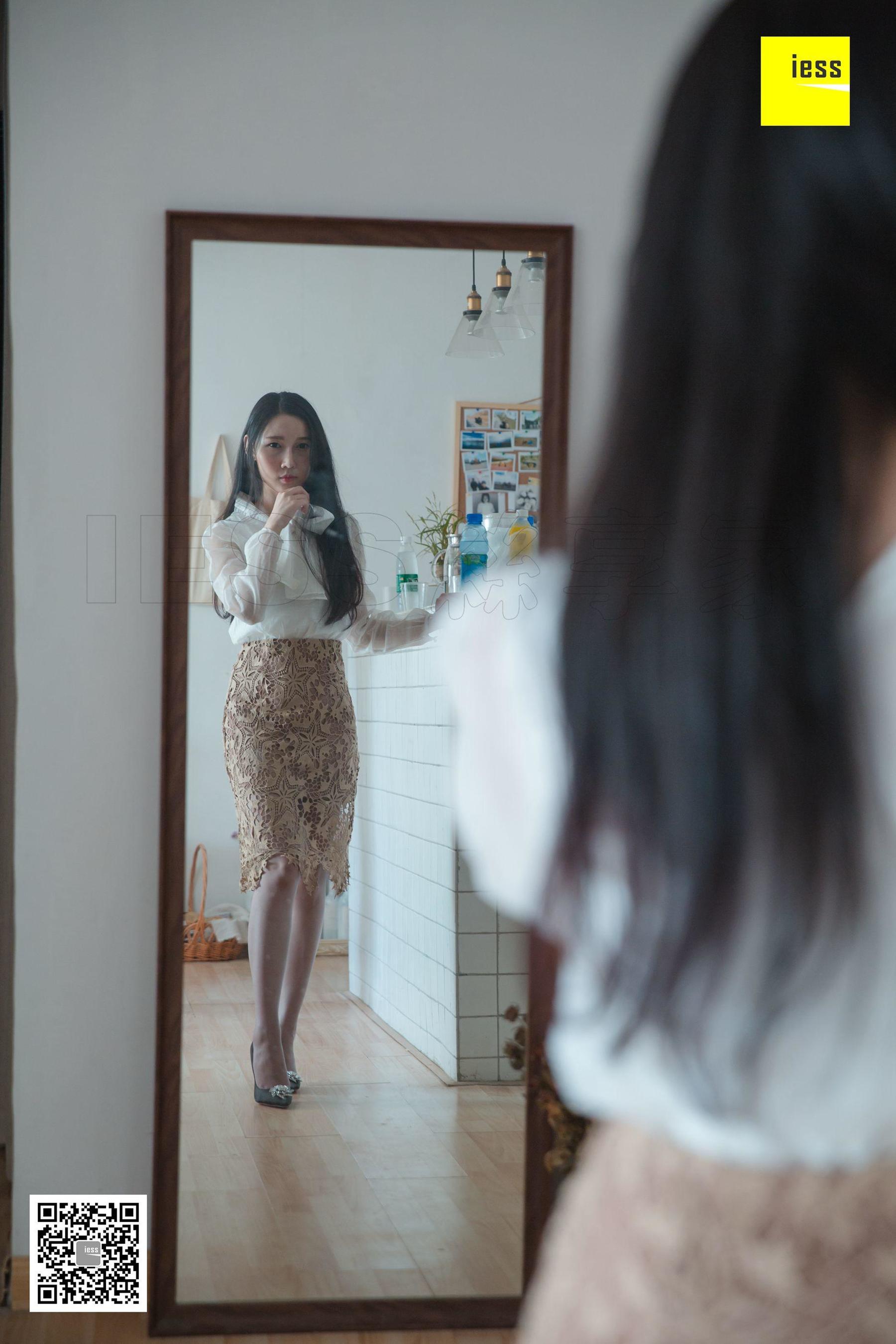 文欣《大熊也喜欢灰丝》 [异思趣向IESS] 丝享家301 美腿丝足写真集