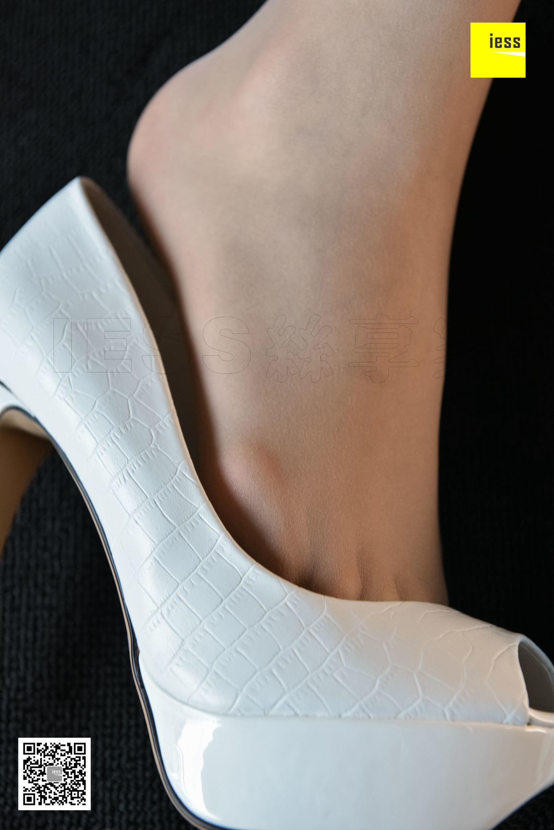 七七 《鱼嘴的幻想》 [异思趣向IESS] 丝享家307 美腿丝足写真集