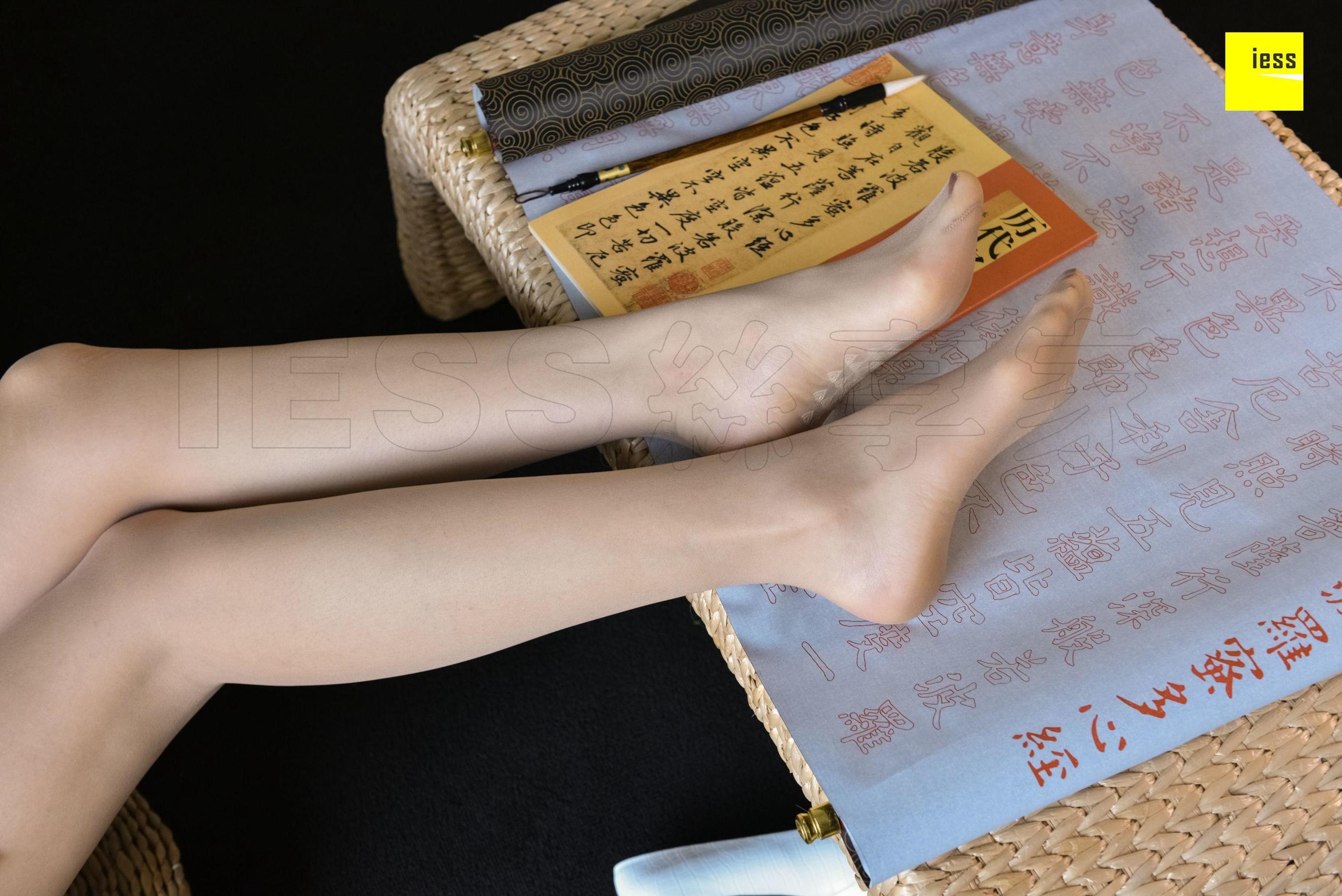 七七 《鱼嘴的幻想》 [异思趣向IESS] 丝享家307 美腿丝足写真集