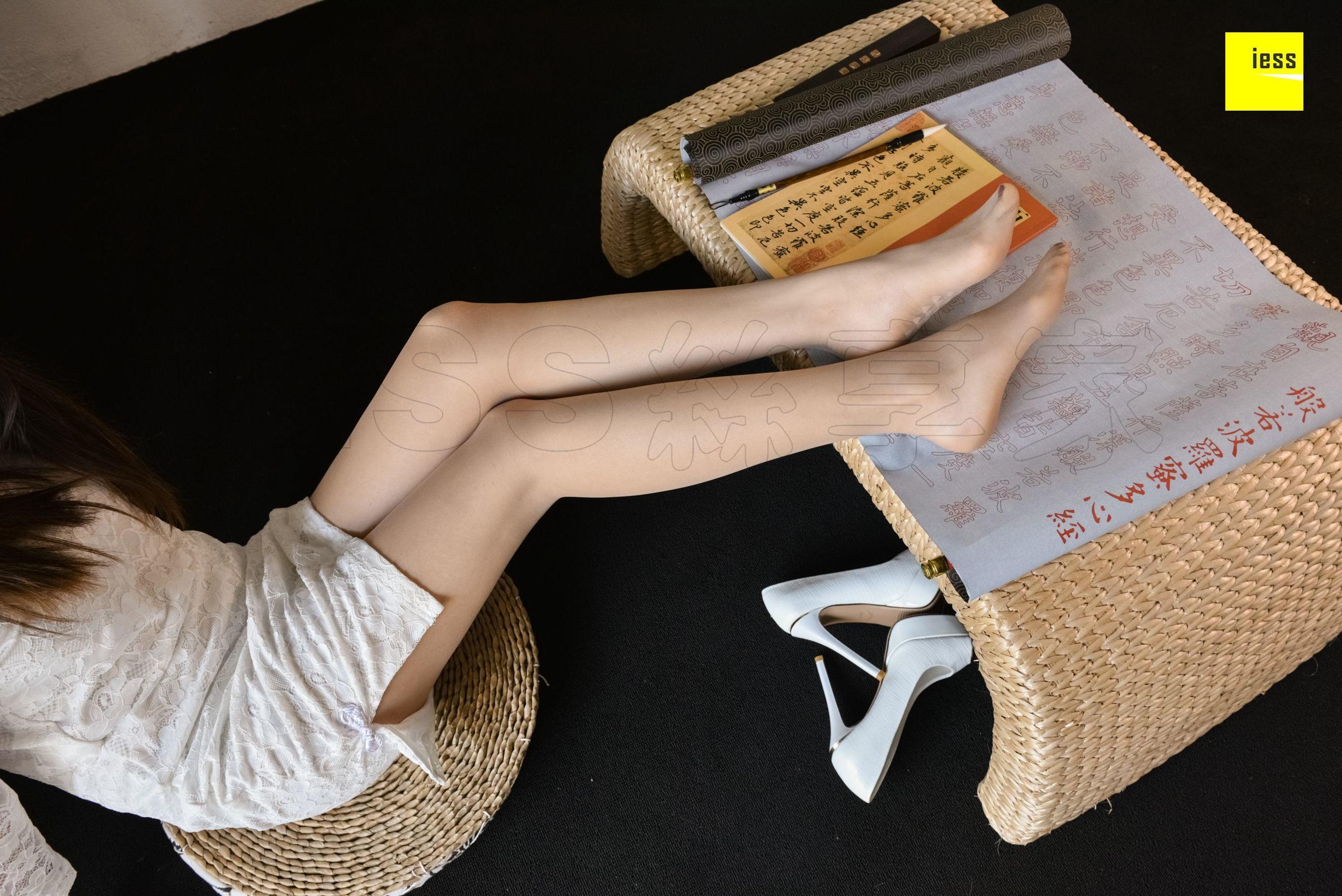 七七 《鱼嘴的幻想》 [异思趣向IESS] 丝享家307 美腿丝足写真集