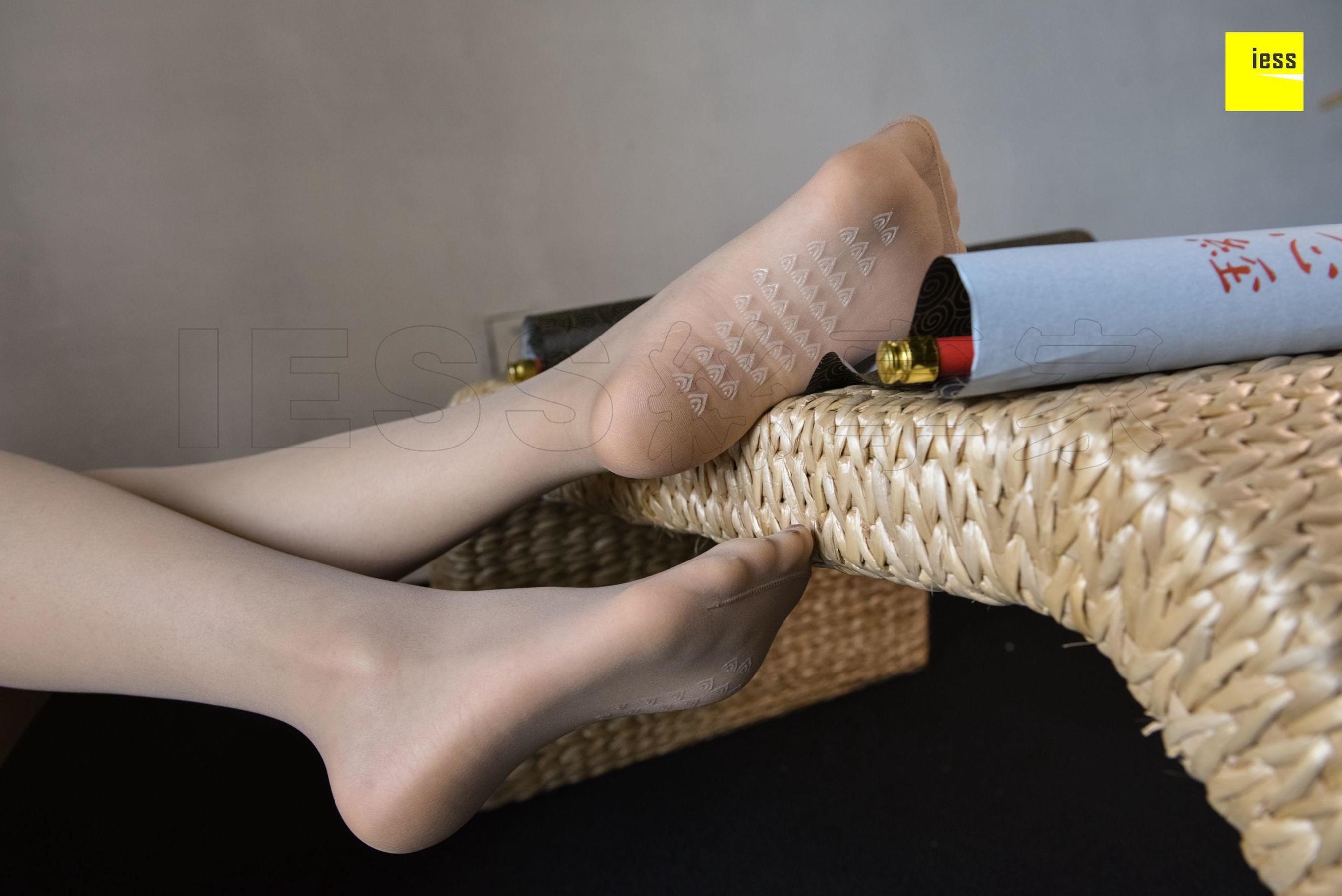 七七 《鱼嘴的幻想》 [异思趣向IESS] 丝享家307 美腿丝足写真集