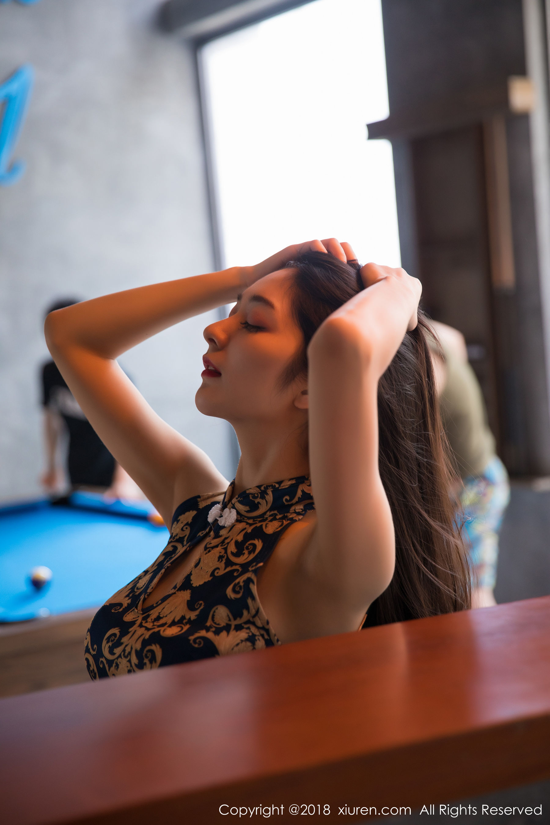 Angela小热巴《旗袍丝袜美腿》 [秀人XIUREN] No.1131 写真集