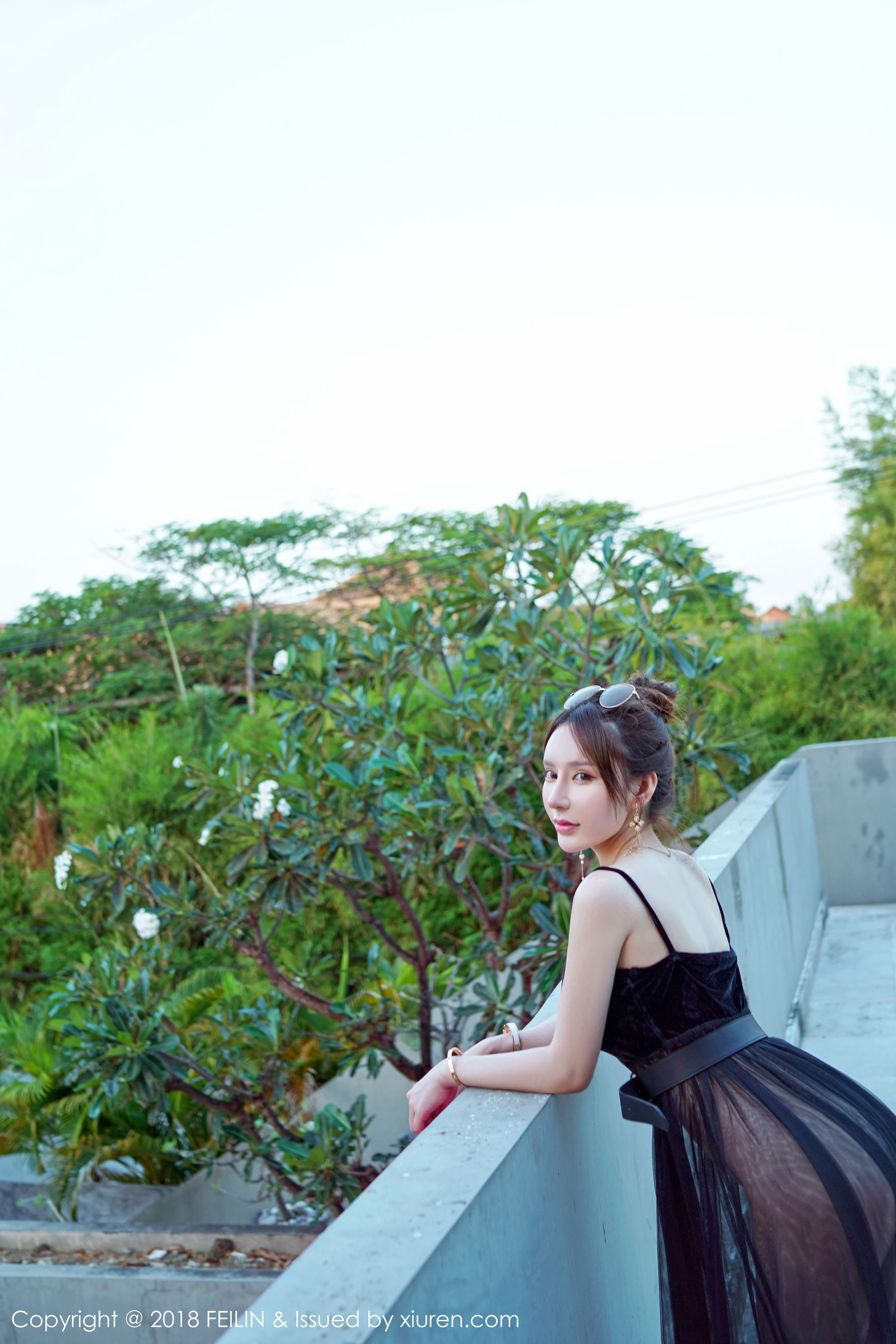 周于希《若隐若现的曲线诱惑》 [嗲囡囡FEILIN] VOL.163 写真集