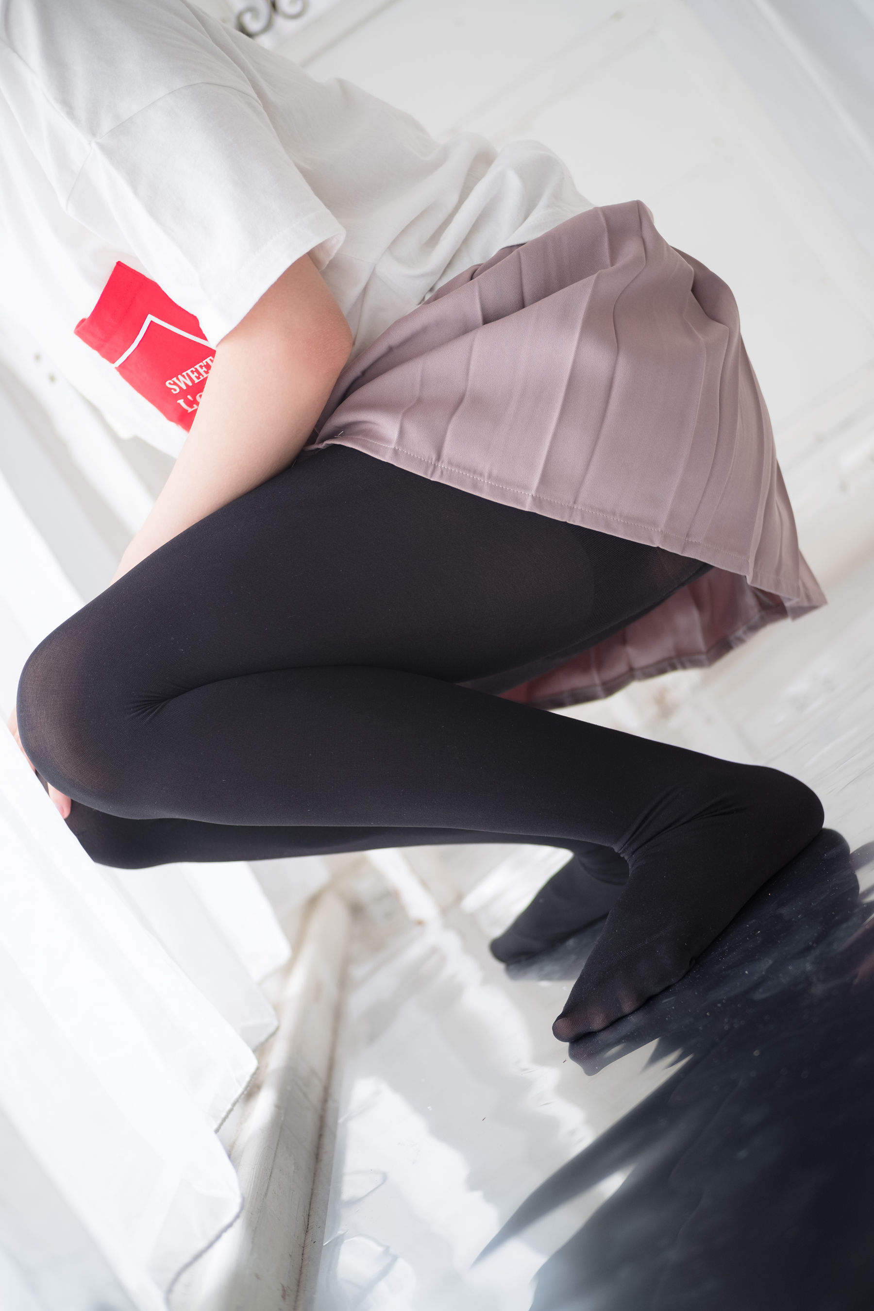 《慢慢脱下你的黑丝》 [森萝财团] R15-029 写真集