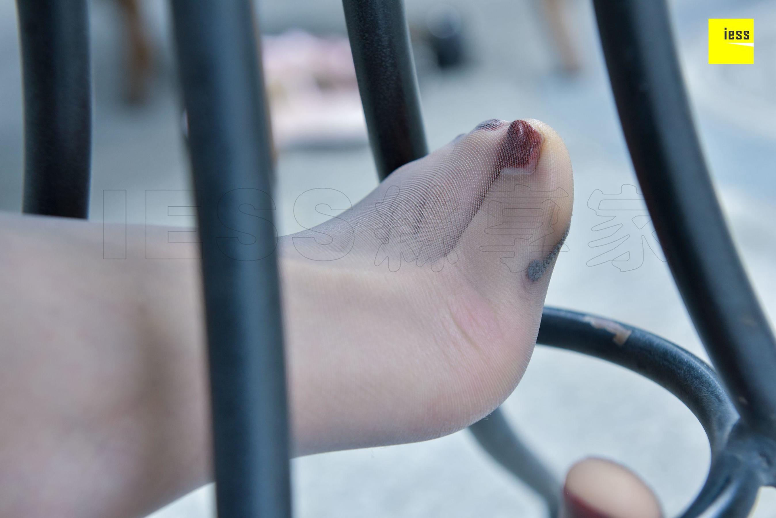 模特七七 《星巴克偶遇同事》[异思趣向IESS] 写真集