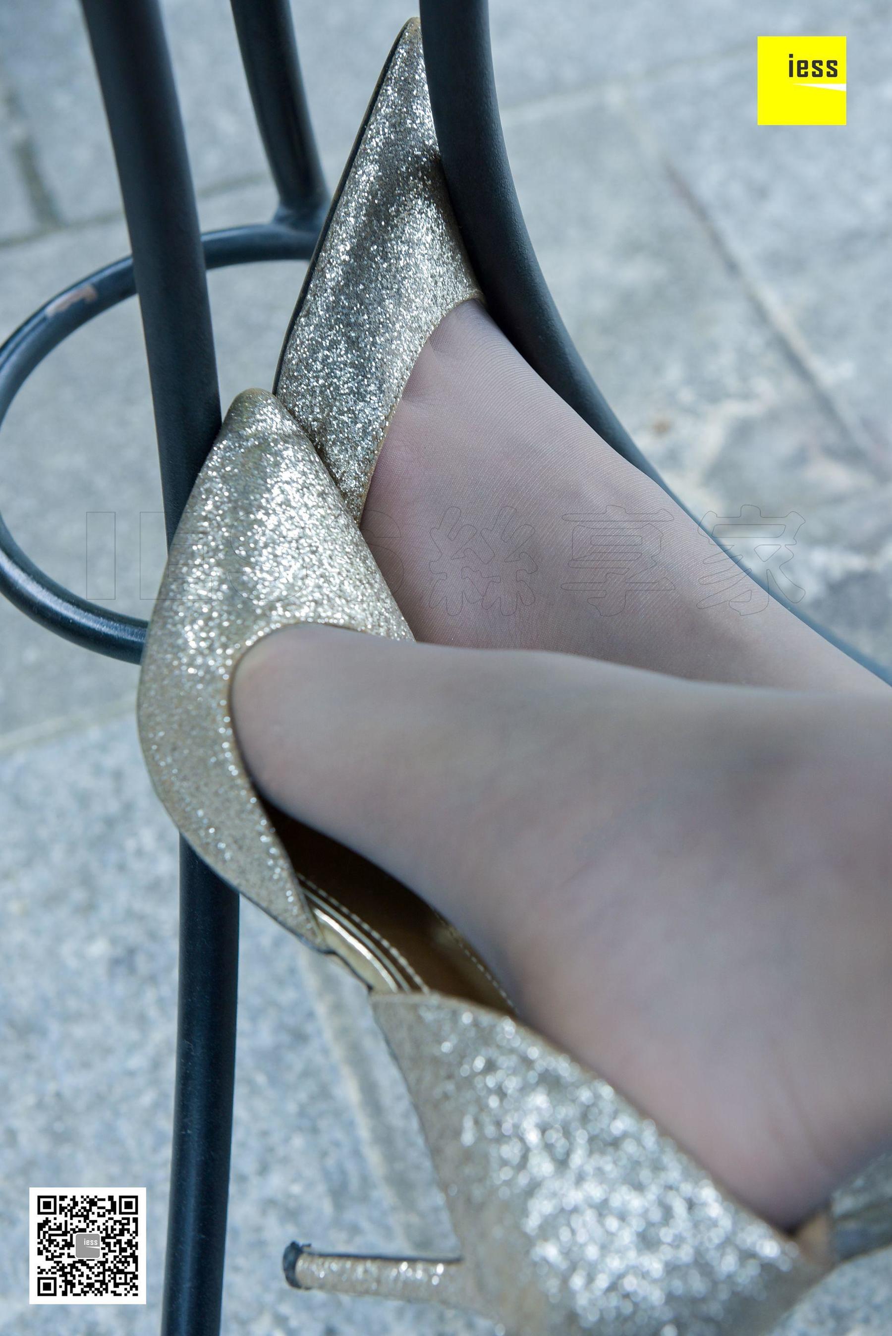 模特七七 《星巴克偶遇同事》[异思趣向IESS] 写真集