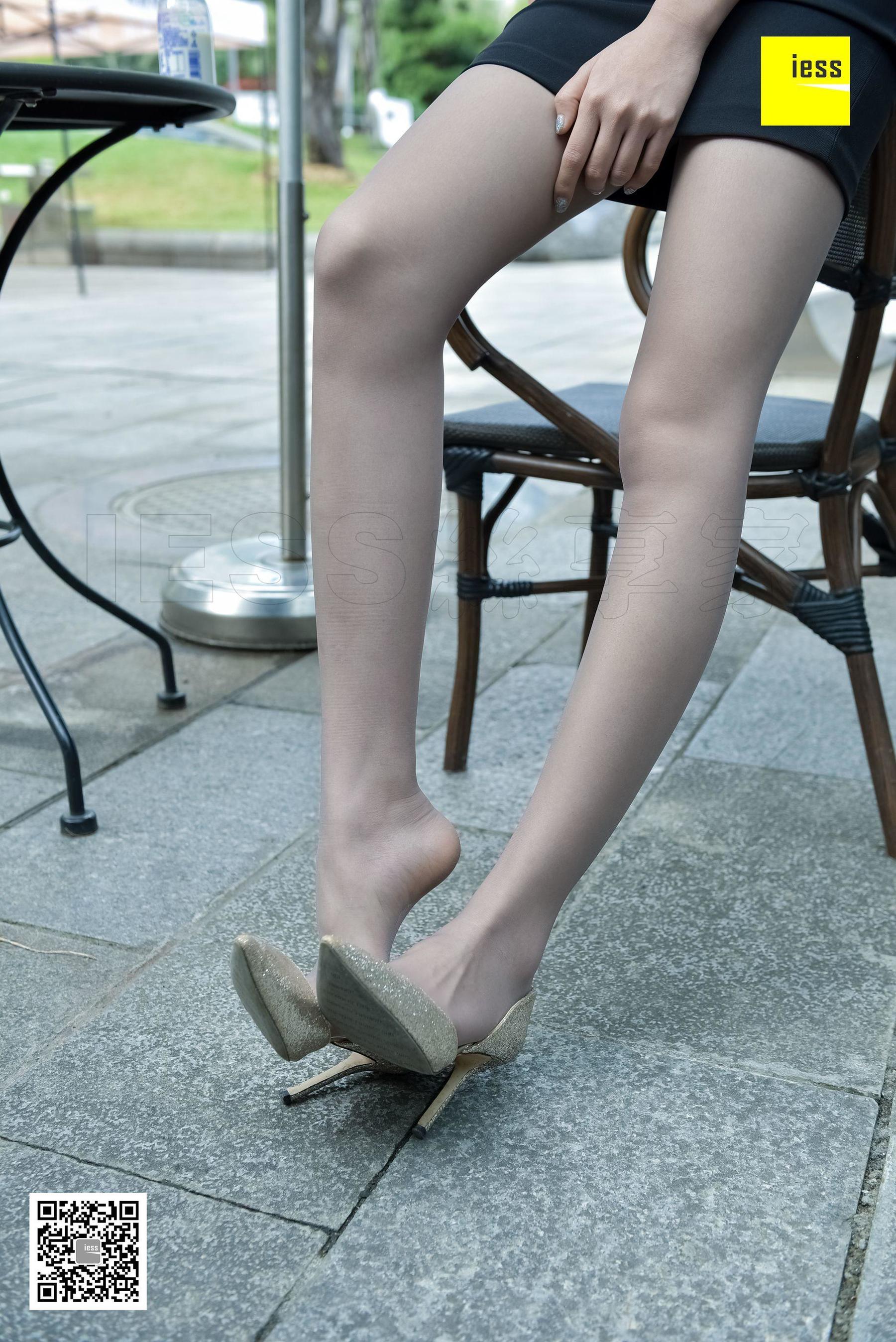 模特七七 《星巴克偶遇同事》[异思趣向IESS] 写真集