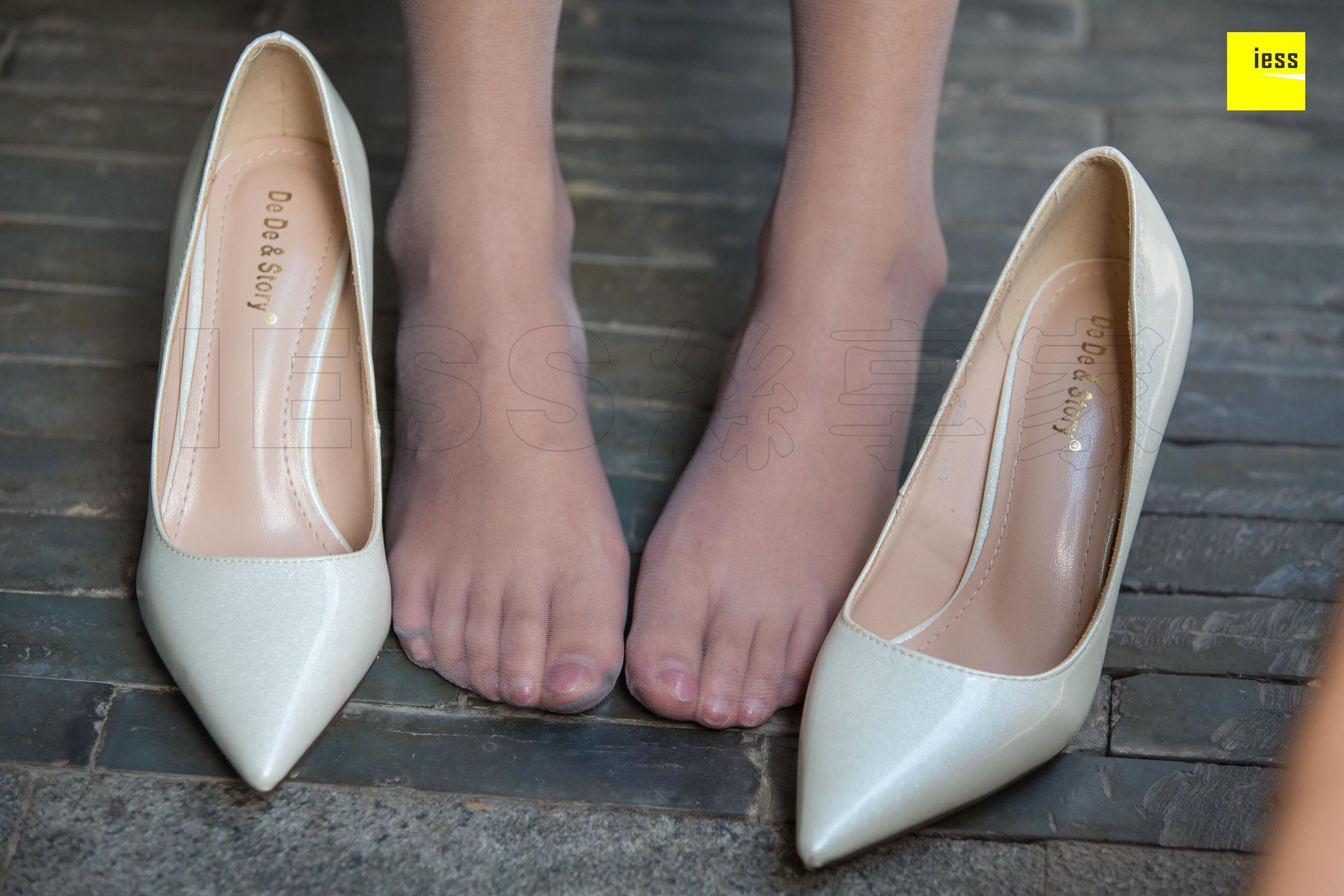 模特婉萍 《婉萍素雅风灰丝》[异思趣向IESS] 写真集