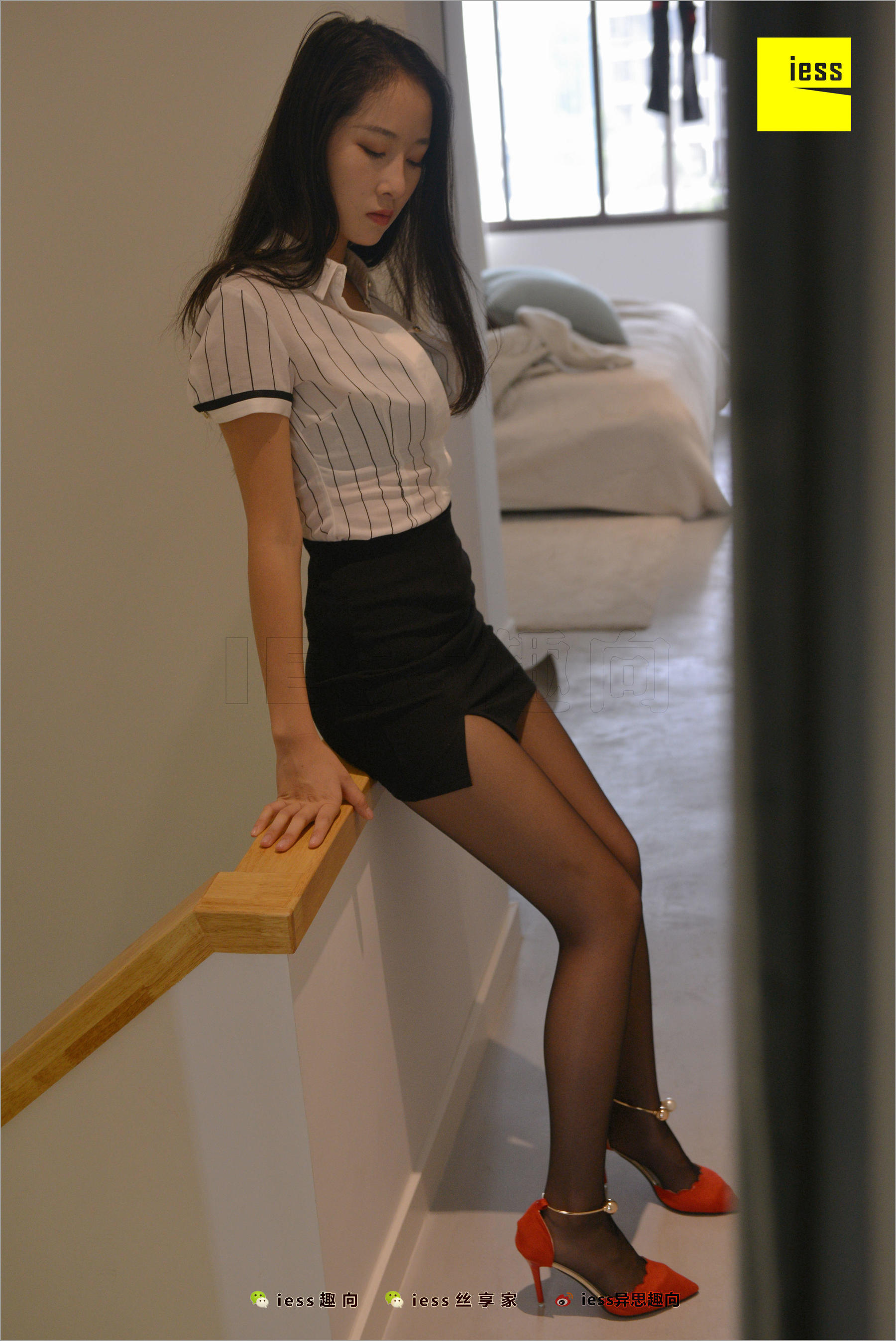 模特宝姿 《狭窄的楼梯》[异思趣向IESS] 写真集