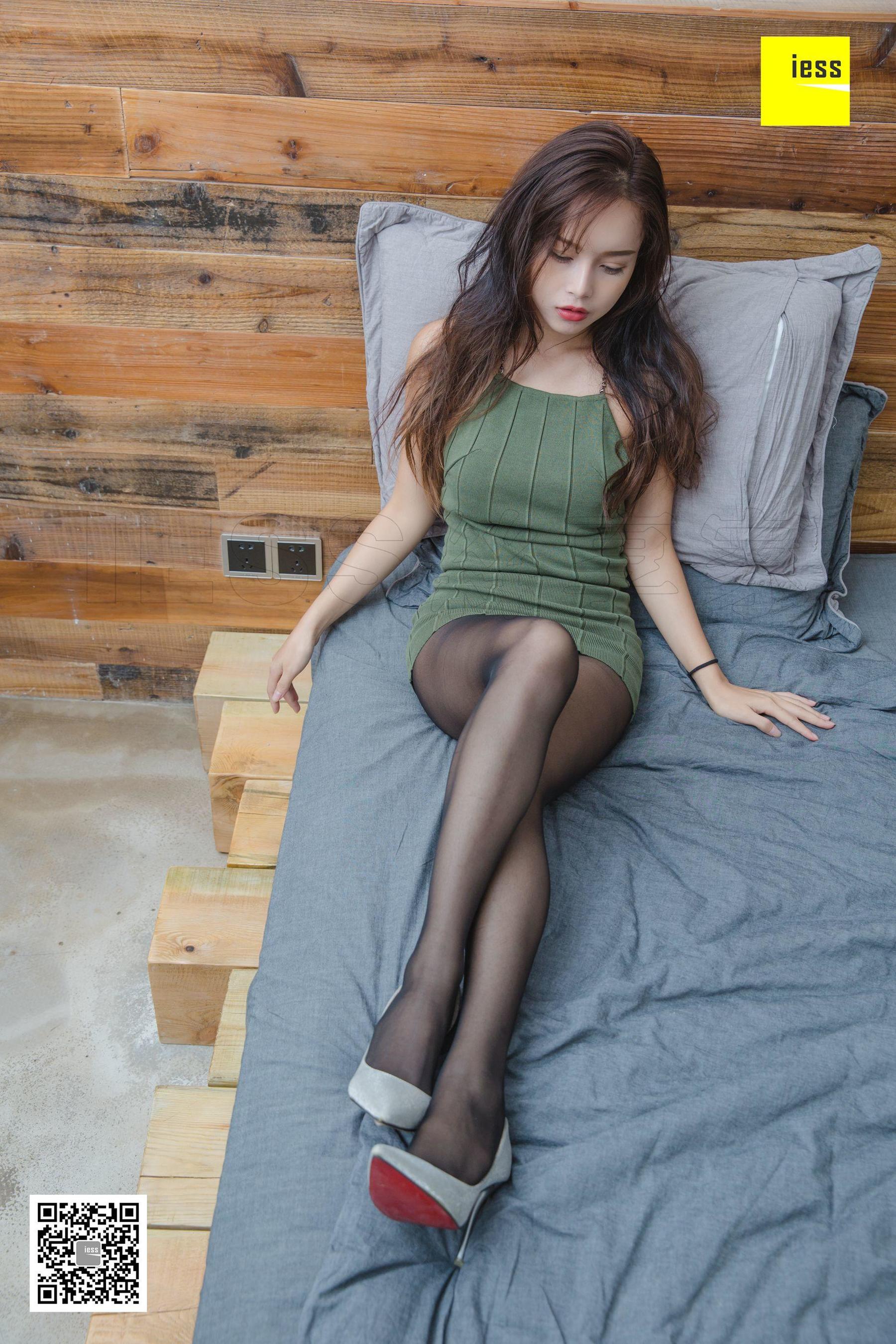 模特小羽 《小羽大露背黑丝》[异思趣向IESS] 写真集